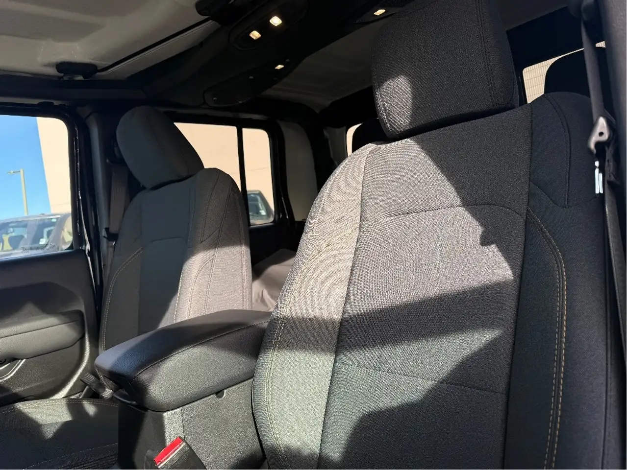 Jeep Gladiator снимка Jeep Gladiator