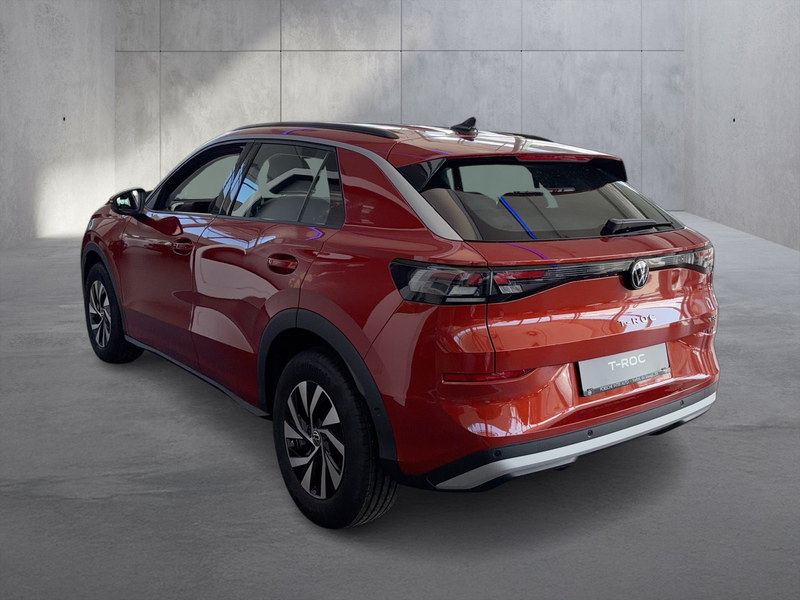 Volkswagen T-Roc 4Me eTSI DSG — photo 2