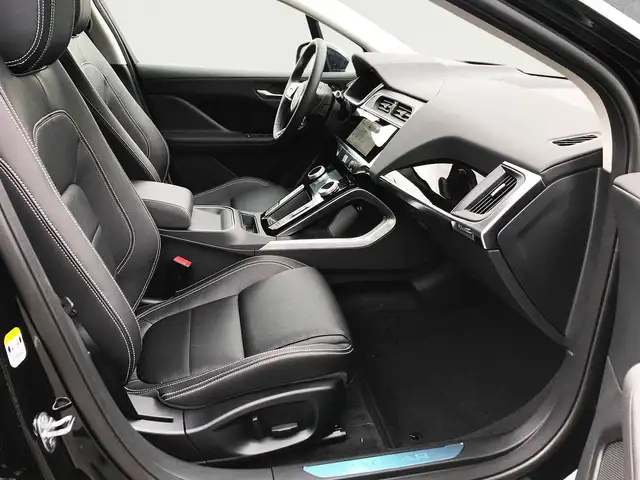 Jaguar I-Pace view 3