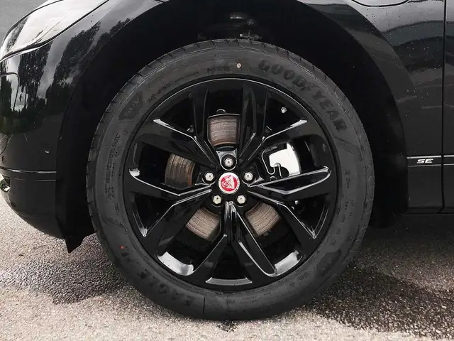 Jaguar I-Pace view 9