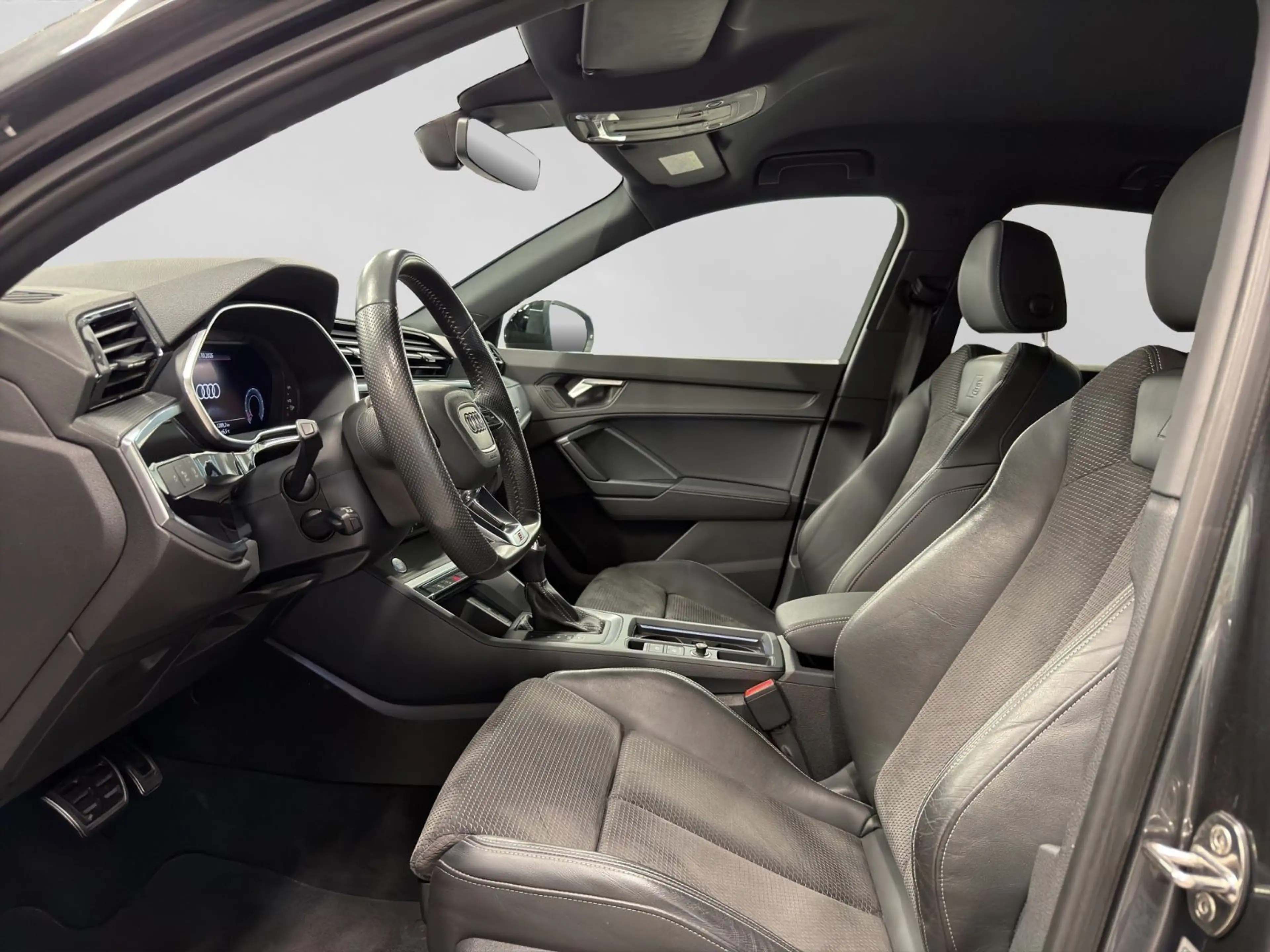Audi Q3 40 TFSI quattro S line 1Hand Matrix Virtual — photo 9