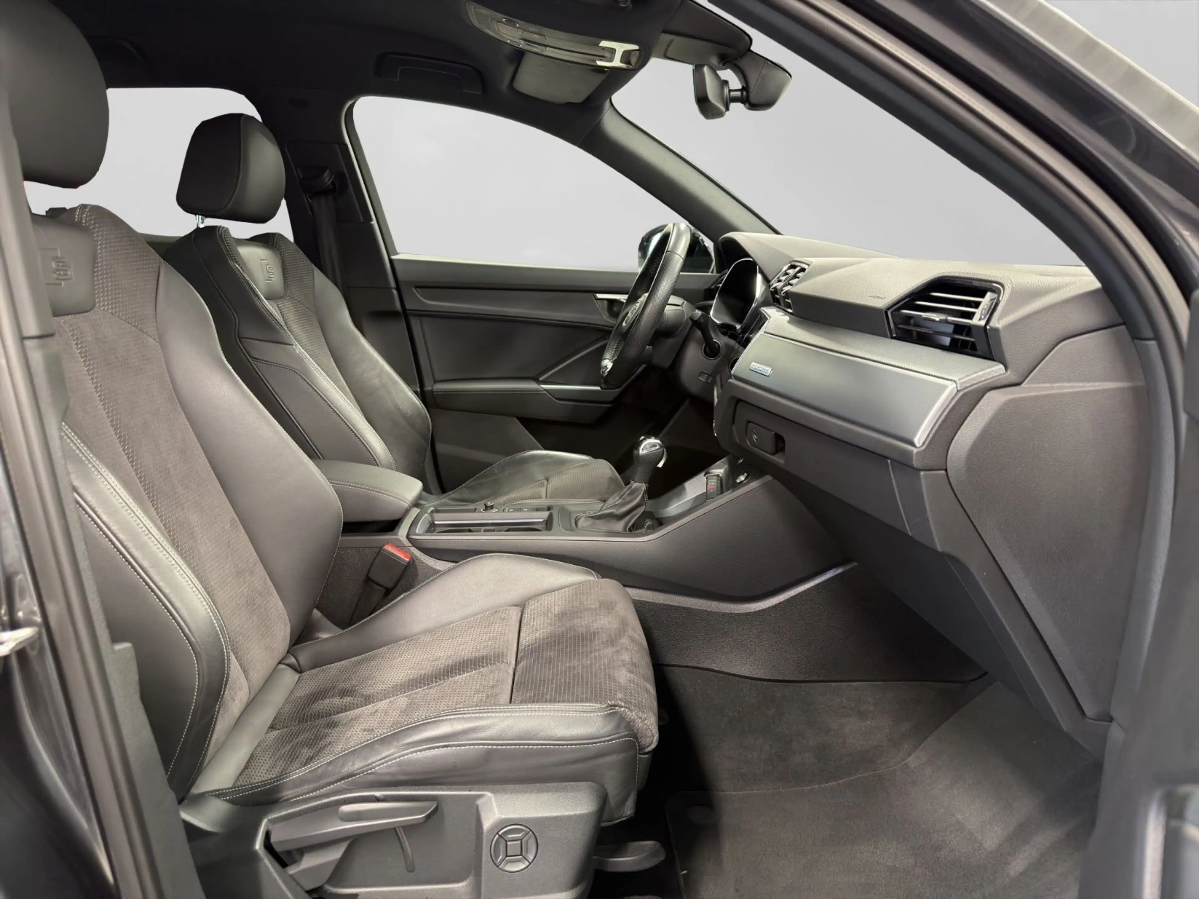 Audi Q3 40 TFSI quattro S line 1Hand Matrix Virtual — photo 11