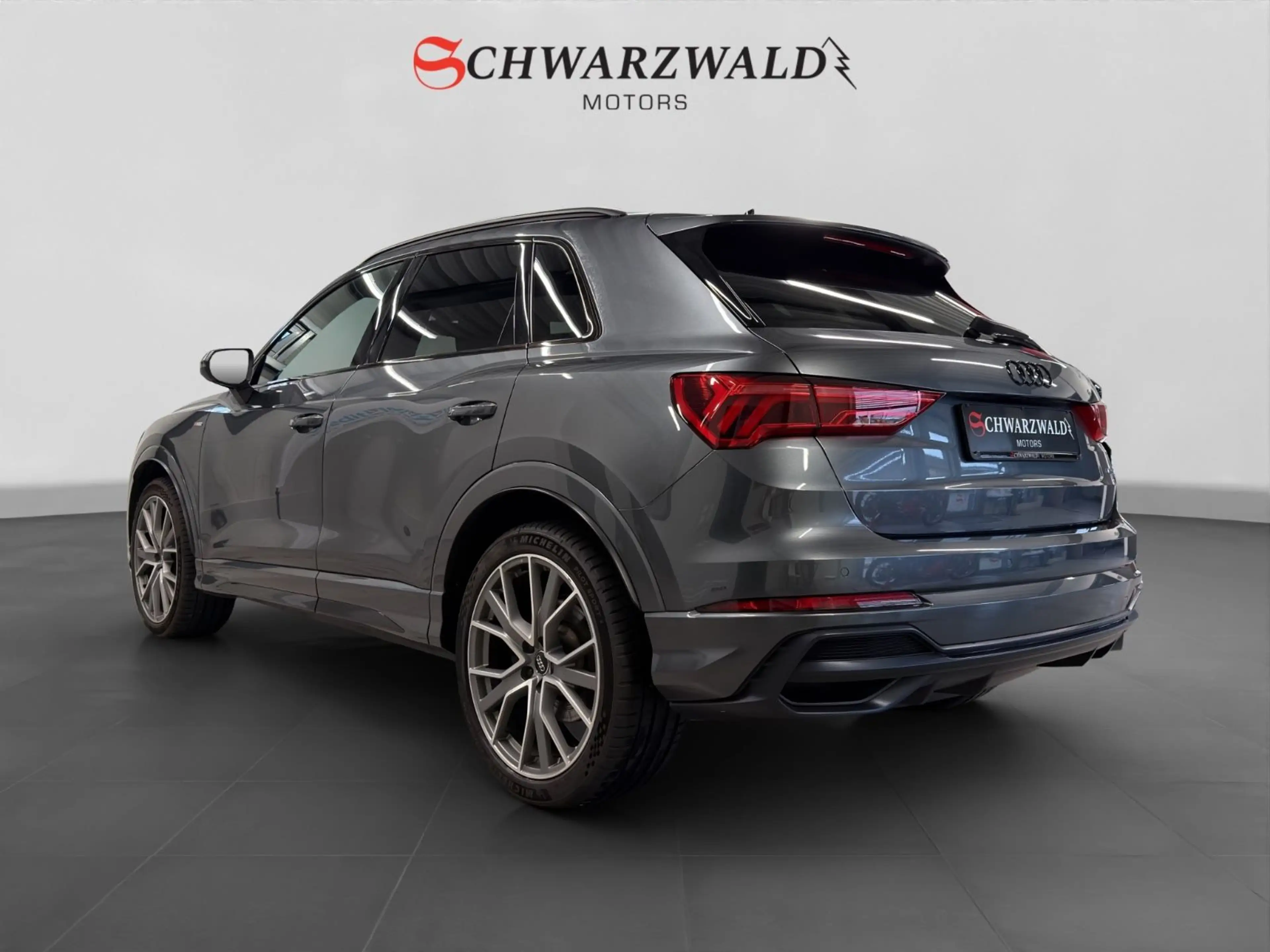 Audi Q3 40 TFSI quattro S line 1Hand Matrix Virtual — photo 3