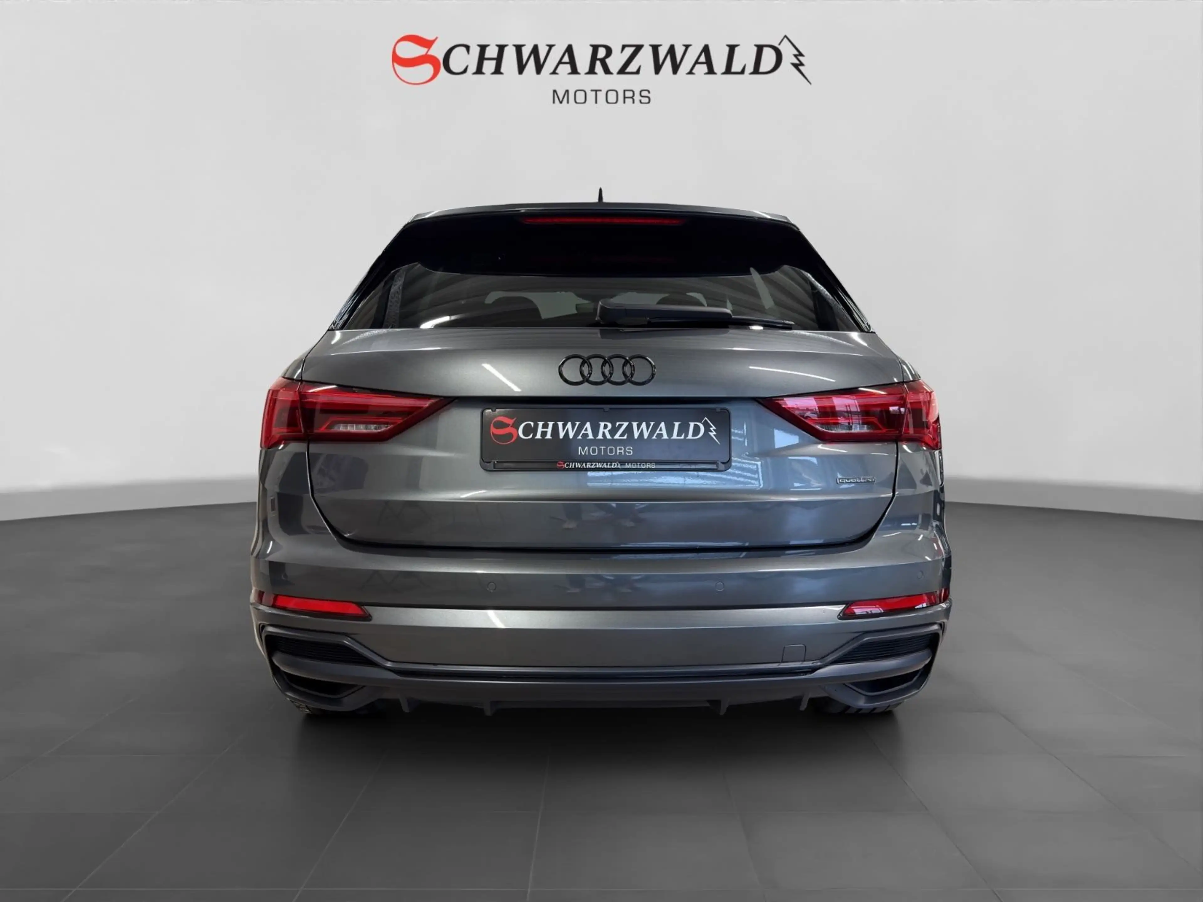 Audi Q3 40 TFSI quattro S line 1Hand Matrix Virtual — photo 4