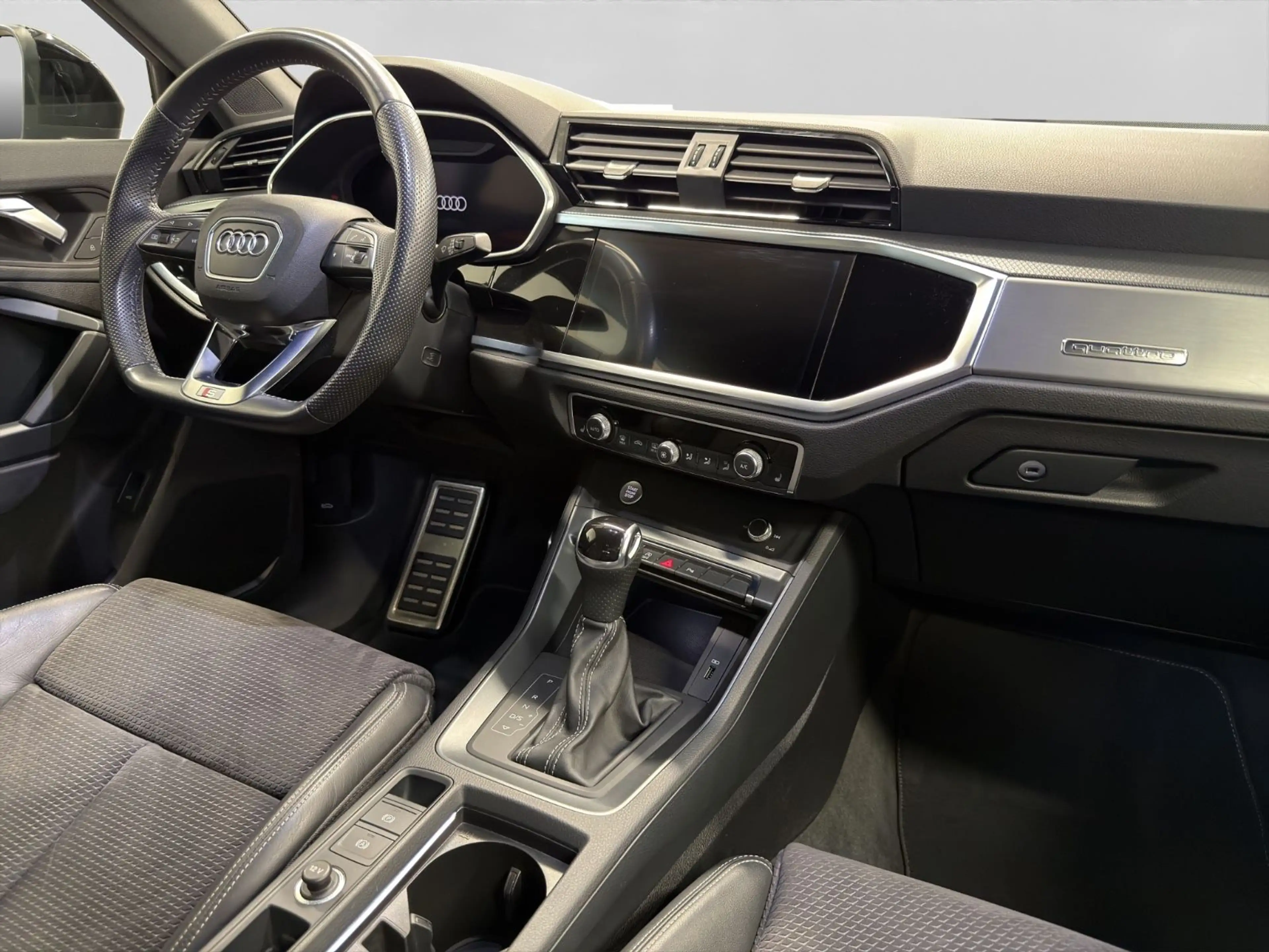Audi Q3 40 TFSI quattro S line 1Hand Matrix Virtual — photo 13
