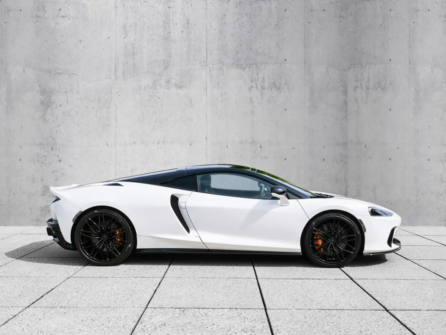 McLaren GT S Luxe, MSO Black Pack, Sports Exhaust Белый - 2