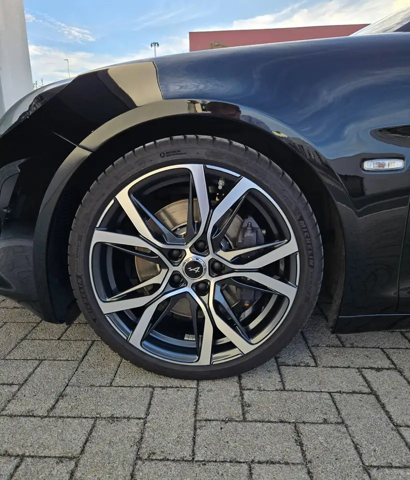 Alpine A110 2024