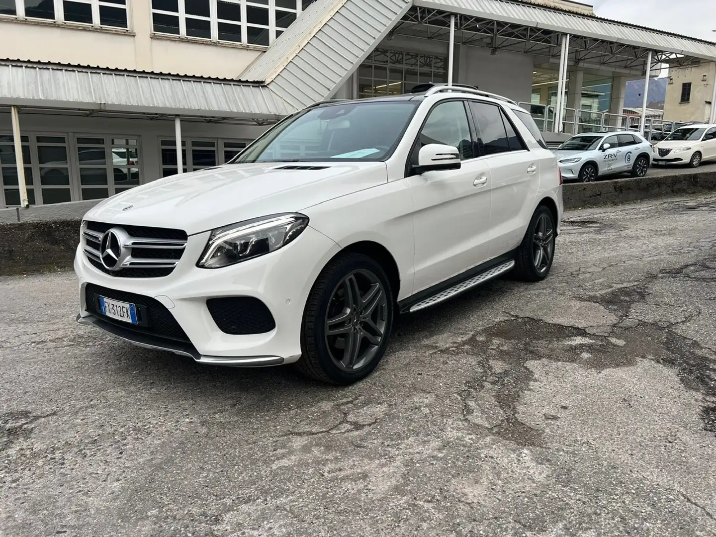 Mercedes-Benz GLE 350 Mercedes-Benz GLE 350 dPremiu Plus4matic auto AMG Blanc - 1