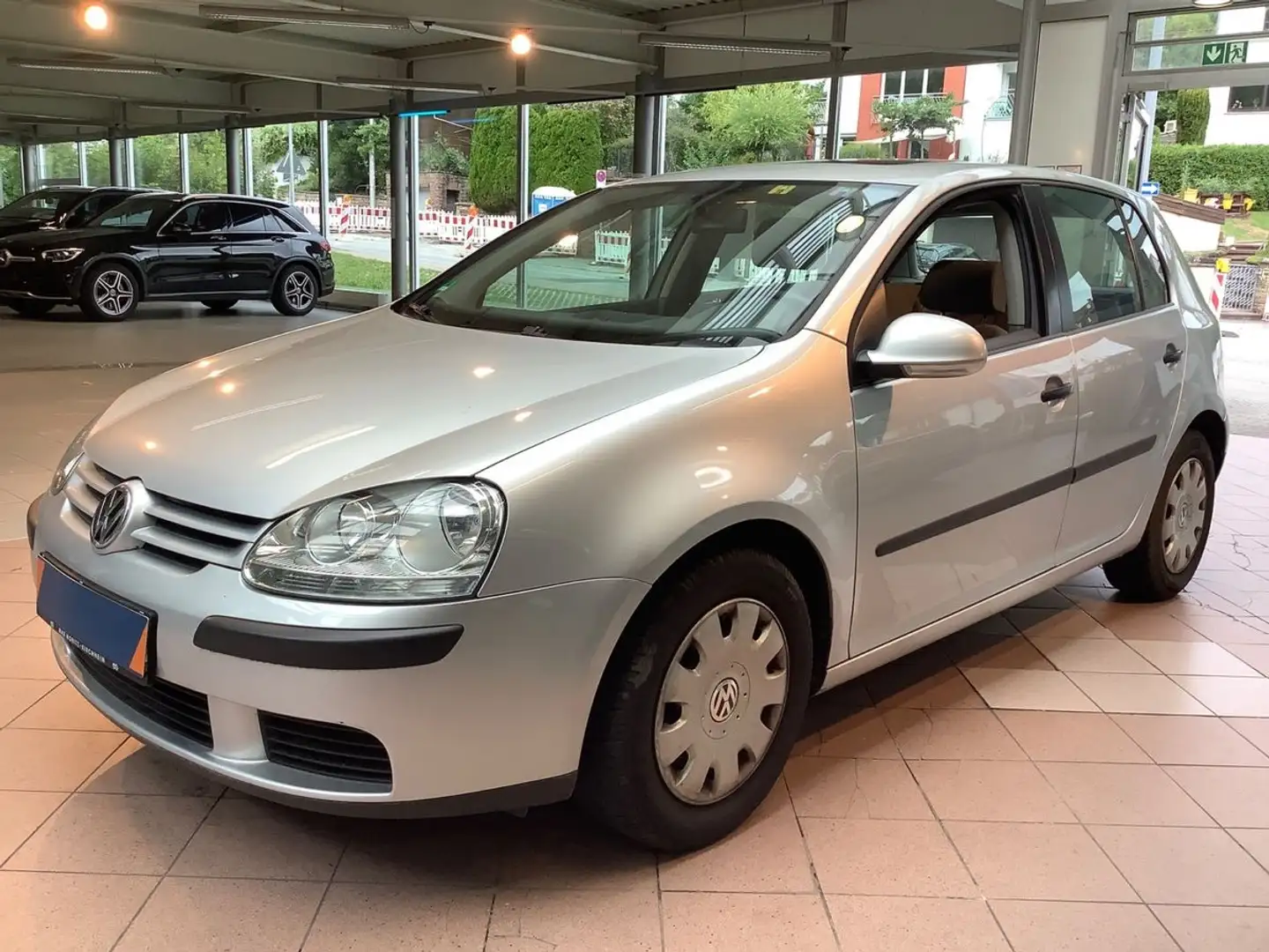 Volkswagen Golf Trendline Gris - 1