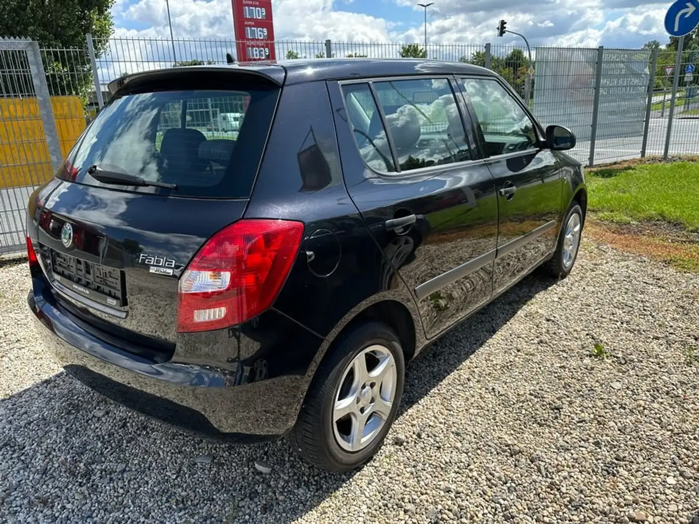 Skoda Fabia 1.4   TÜV 07/2027 !! KLIMA !! 5-Türig ! TOP Schwarz - 2