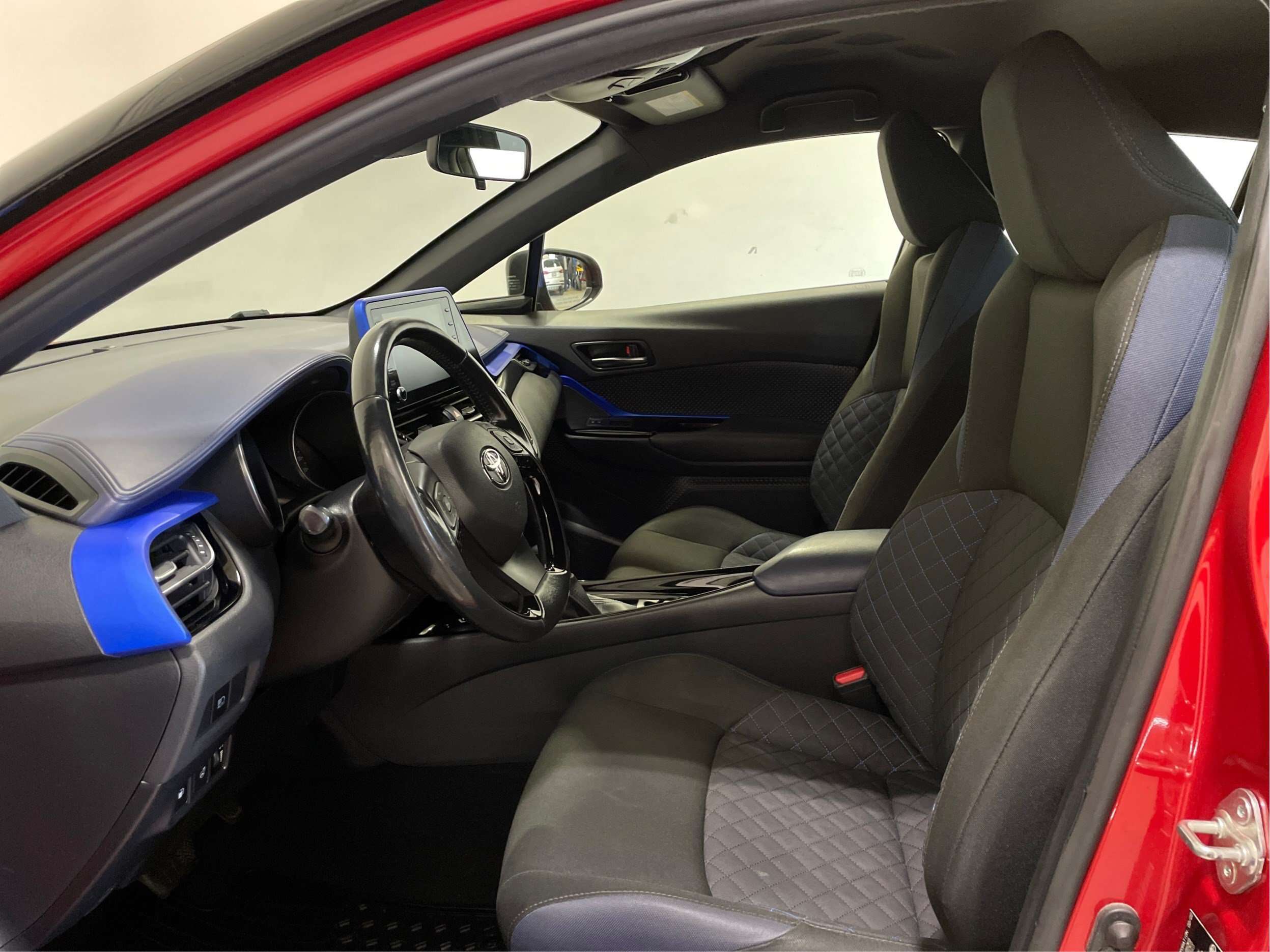 2022 Toyota C-HR Limited FWD — снимка 1