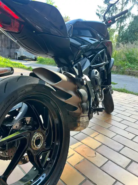 MV Agusta Brutale 800 - foto 3