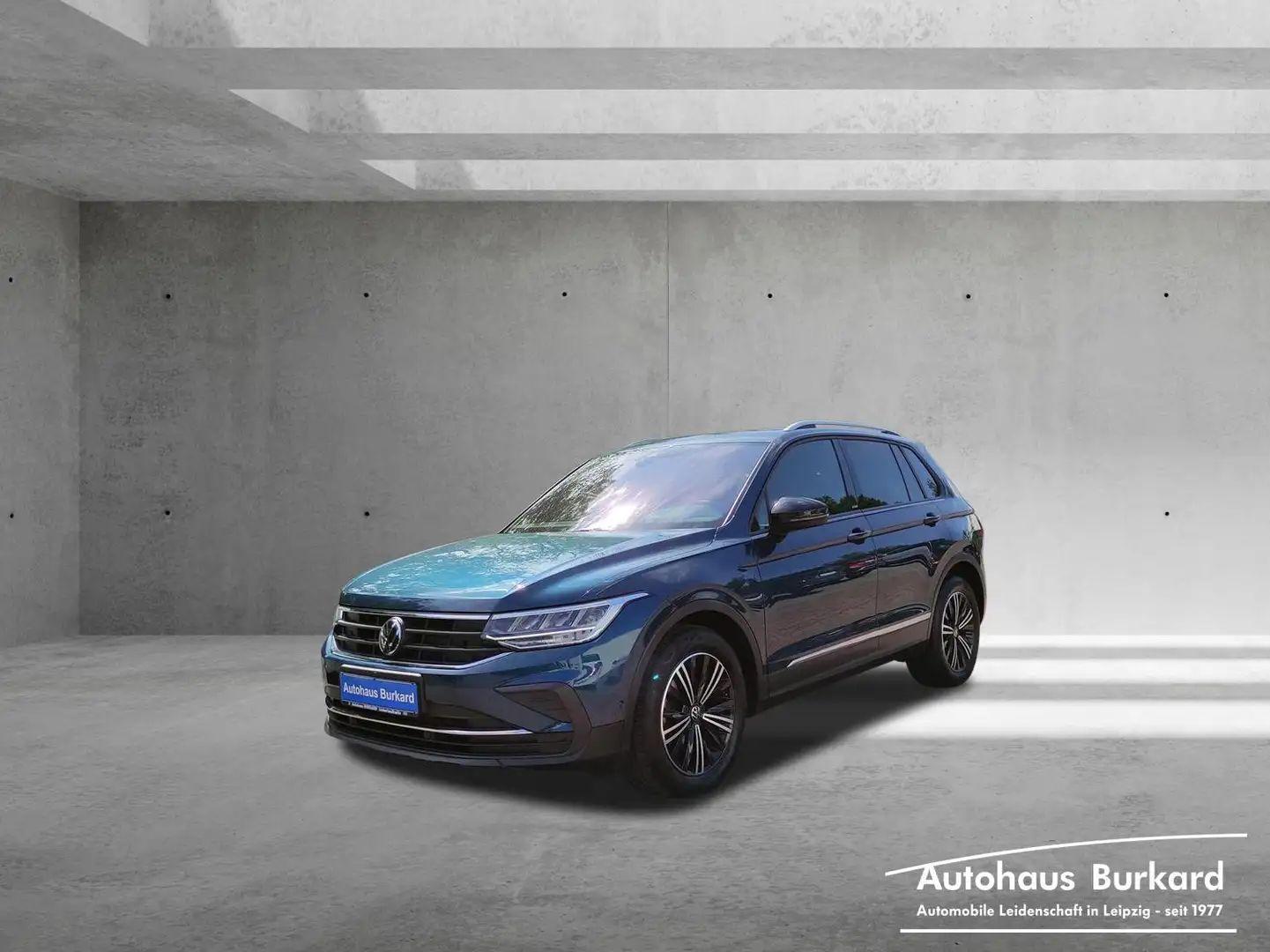 Volkswagen Tiguan Active 2.0 TDI+150Ps+AHZV+Standh+Pano+LED Blauw - 1
