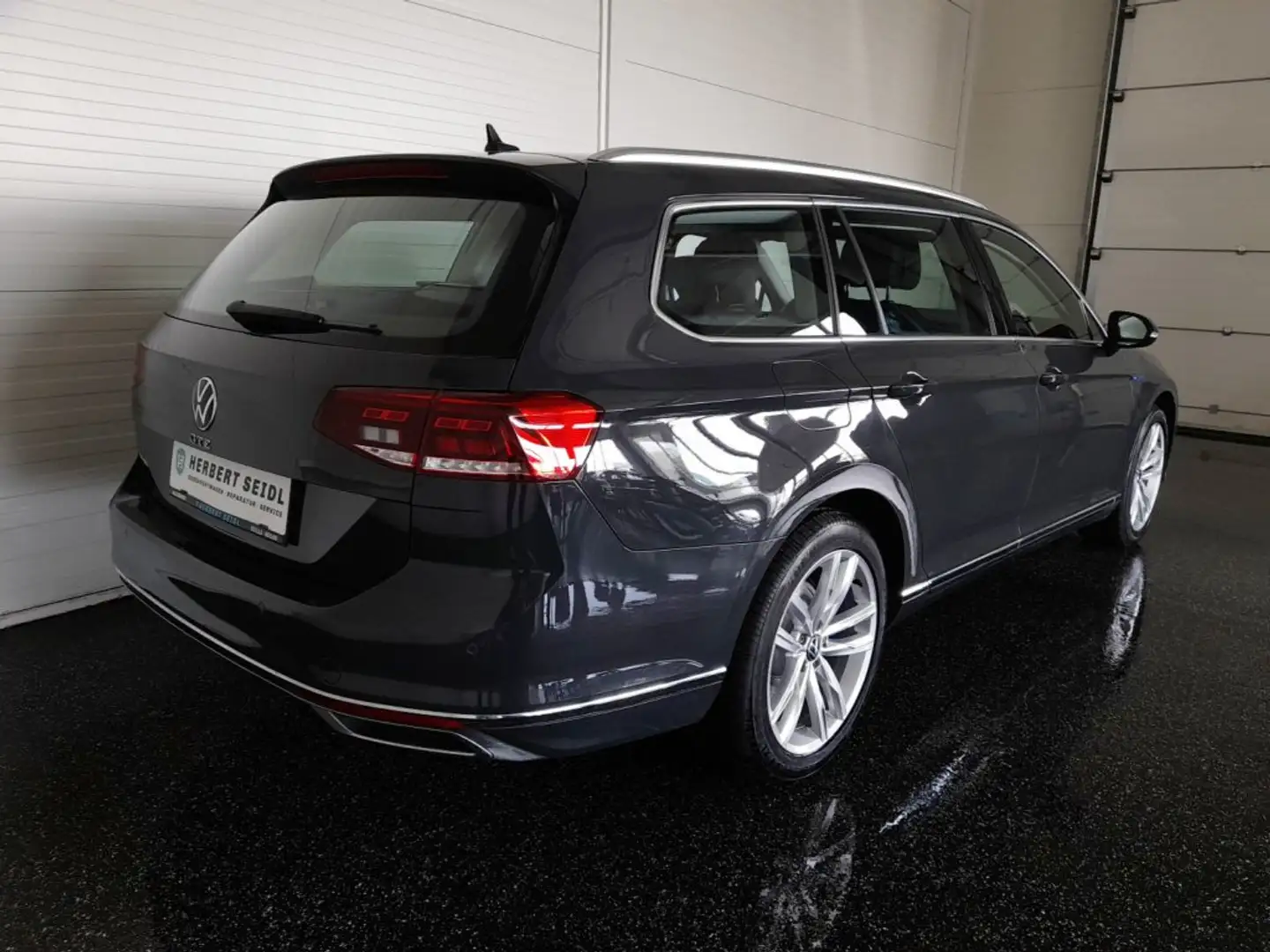 Volkswagen Passat Variant GTE PHEV DSG *LEDER / 18 ZOLL / LED / NAVI / ACC / KAMERA / SPORT MASSAGESITZ* Grau - 2