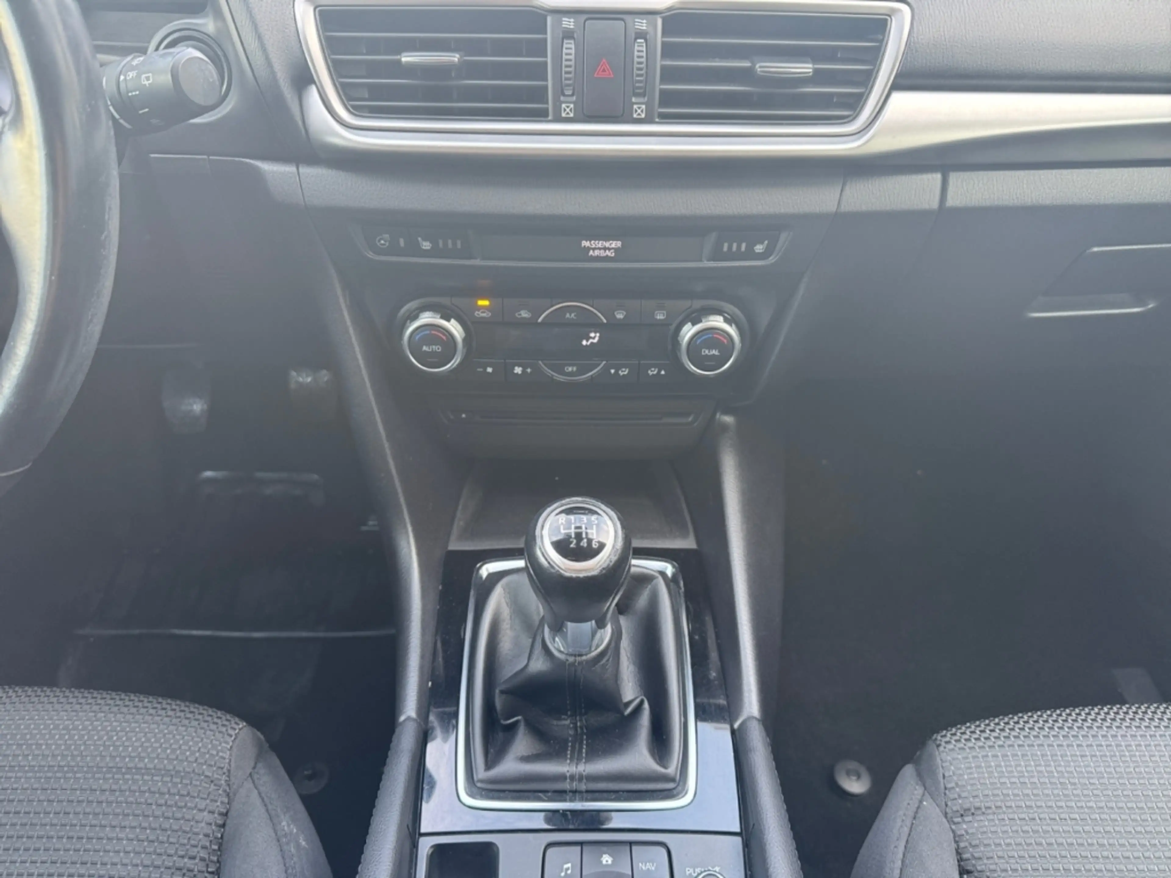 Mazda 3 2.0 Exclusive-Line Navi Klimaautom Rückfahrkam. Te — photo 11