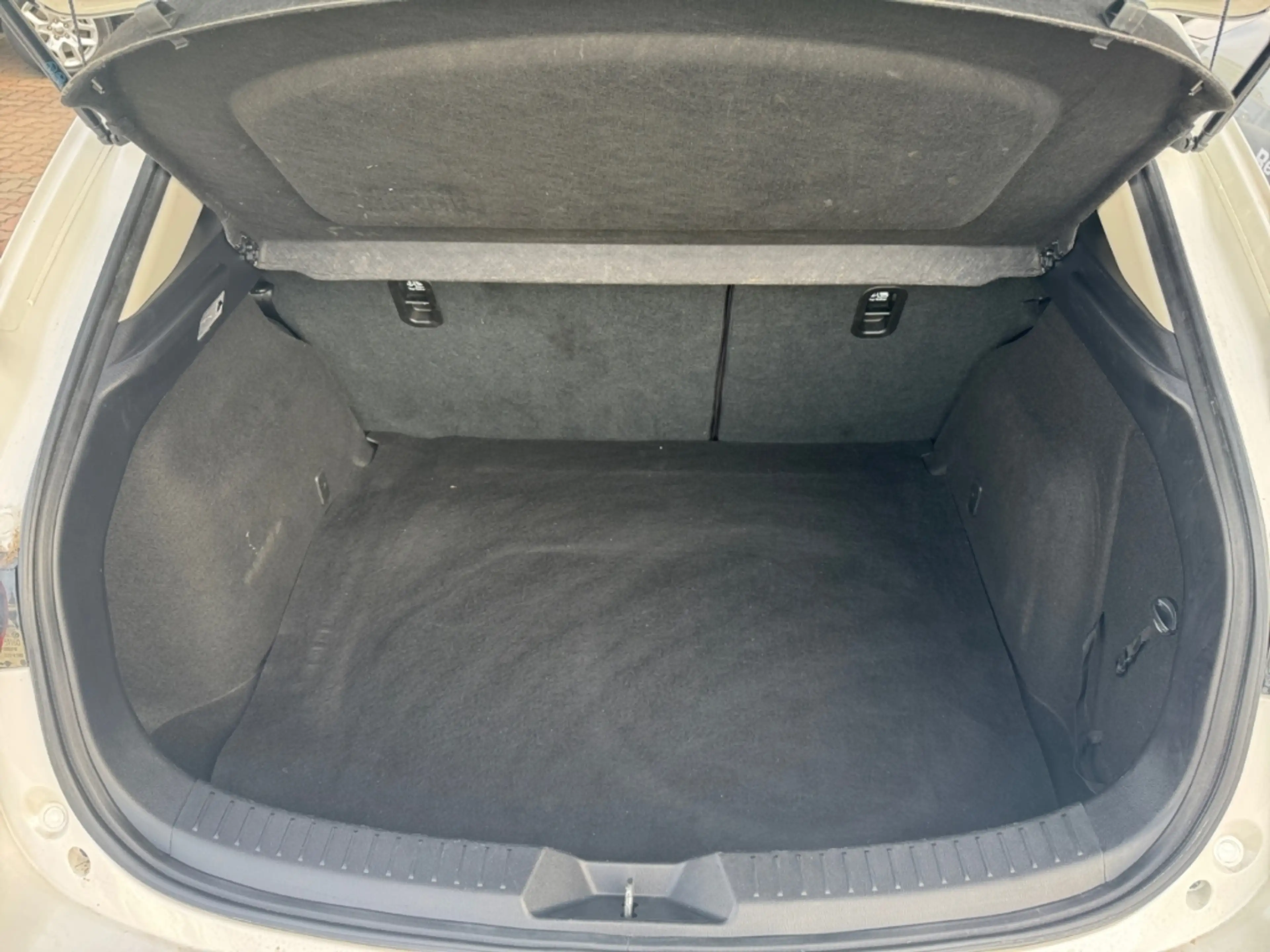 Mazda 3 2.0 Exclusive-Line Navi Klimaautom Rückfahrkam. Te — photo 17