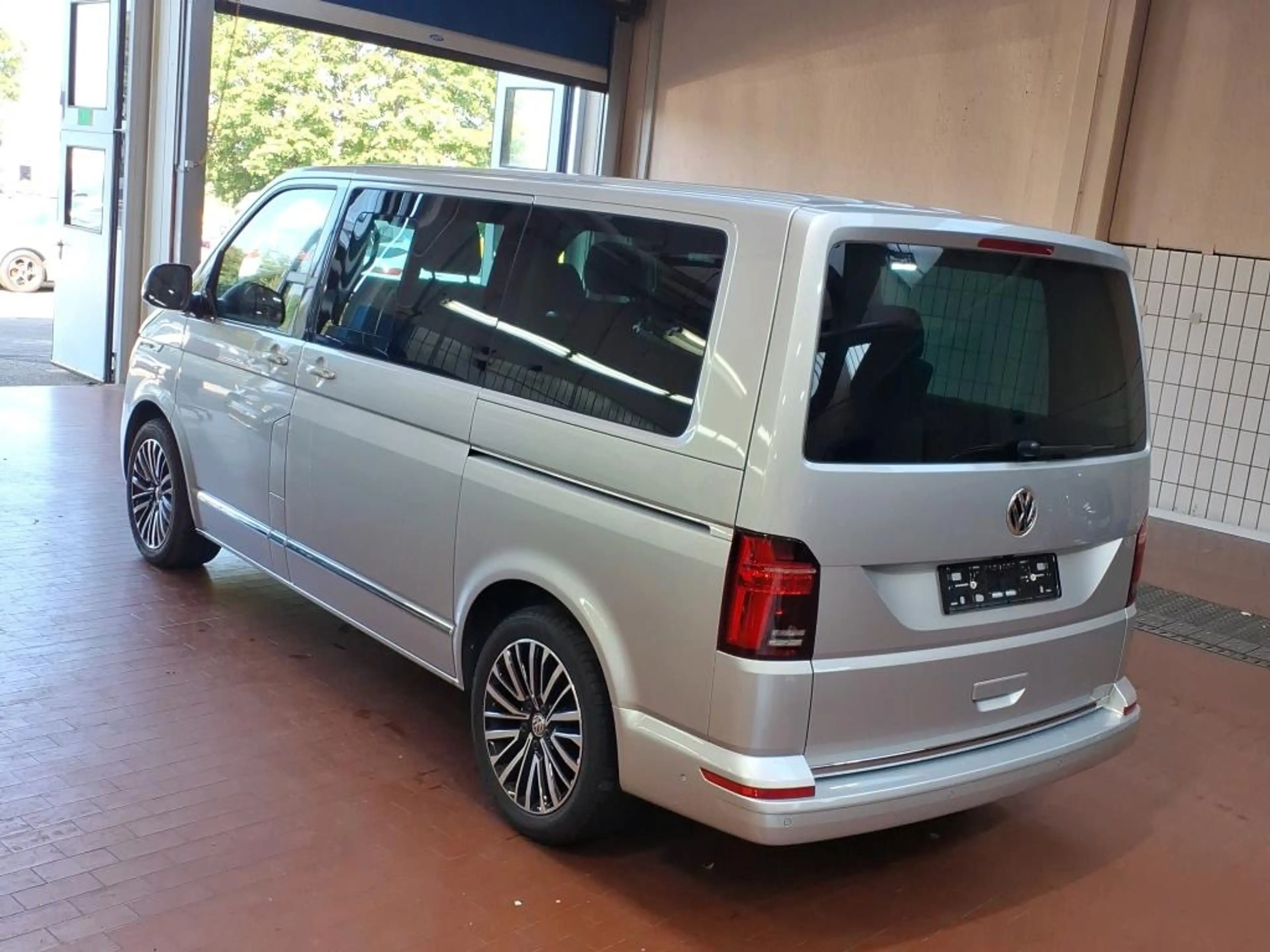 Volkswagen T6.1 Multivan 4MOTION Highline*NP:111.385 EUR !!!*18Zoll*LEDER* — photo 3