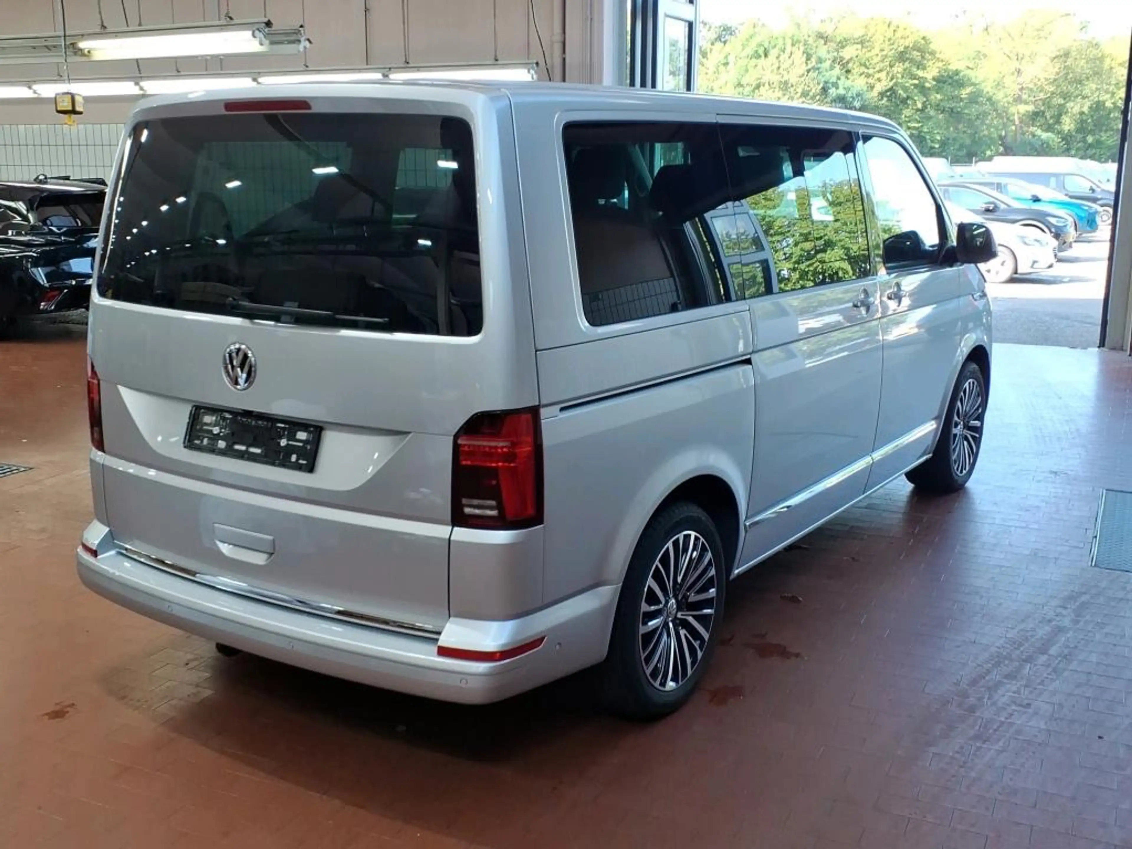 Volkswagen T6.1 Multivan 4MOTION Highline*NP:111.385 EUR !!!*18Zoll*LEDER* — photo 4