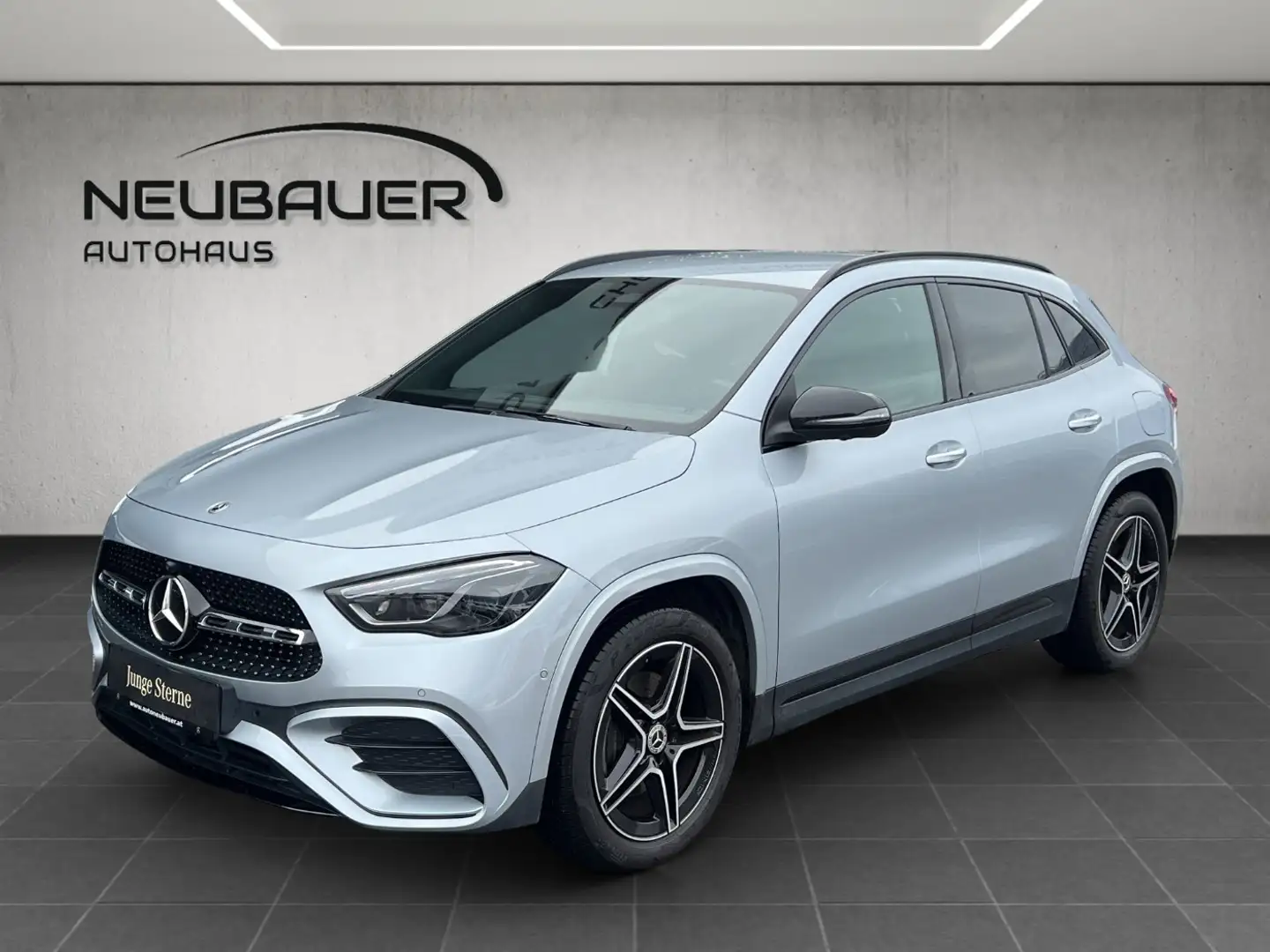 Mercedes-Benz GLA 220 d 4MATIC Österreich-Edition AMG Line Silber - 2