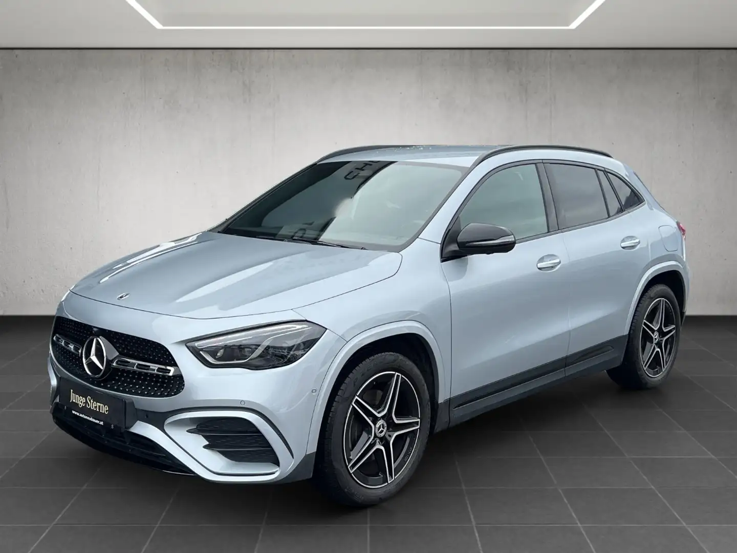 Mercedes-Benz GLA 220 d 4MATIC Österreich-Edition AMG Line Silber - 1