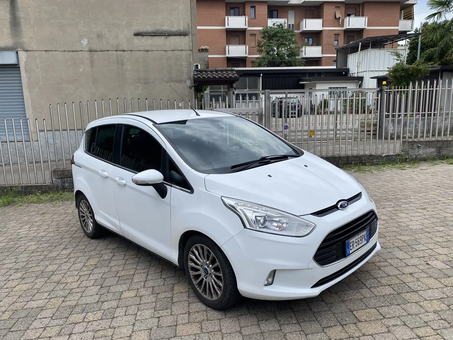 Ford B-Max B-Max 1.5 tdci Titanium 75 Cv Weiß - 1
