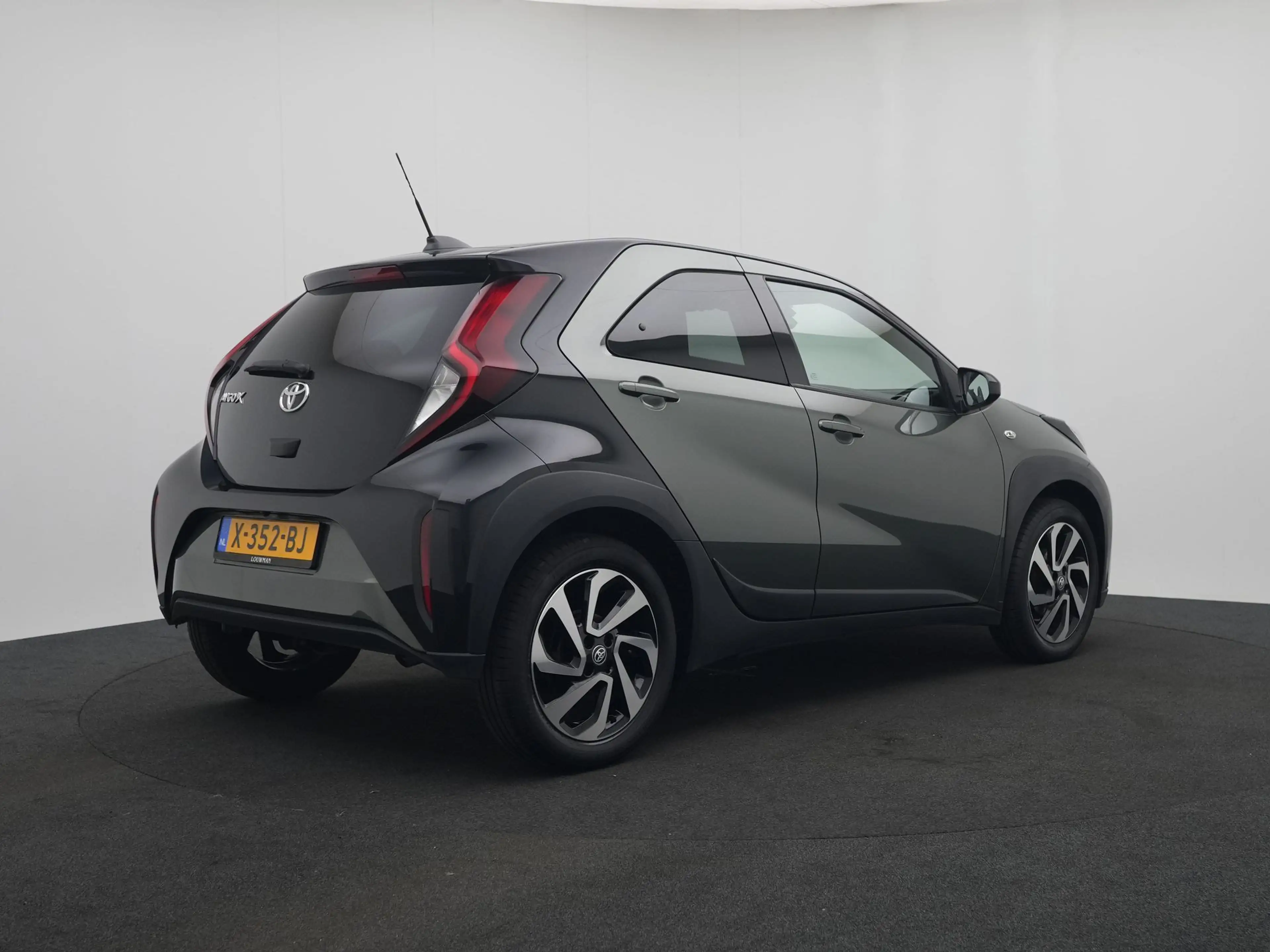 Toyota Aygo X 1.0 VVT-i S-CVT Pulse | Apple Carplay-Android Auto — photo 2
