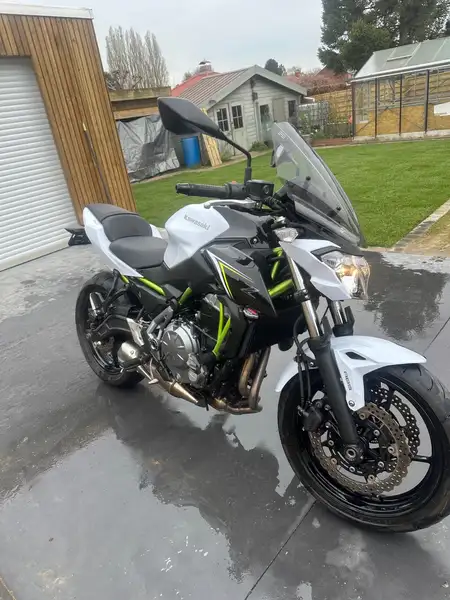 Kawasaki Z 650 - foto 2