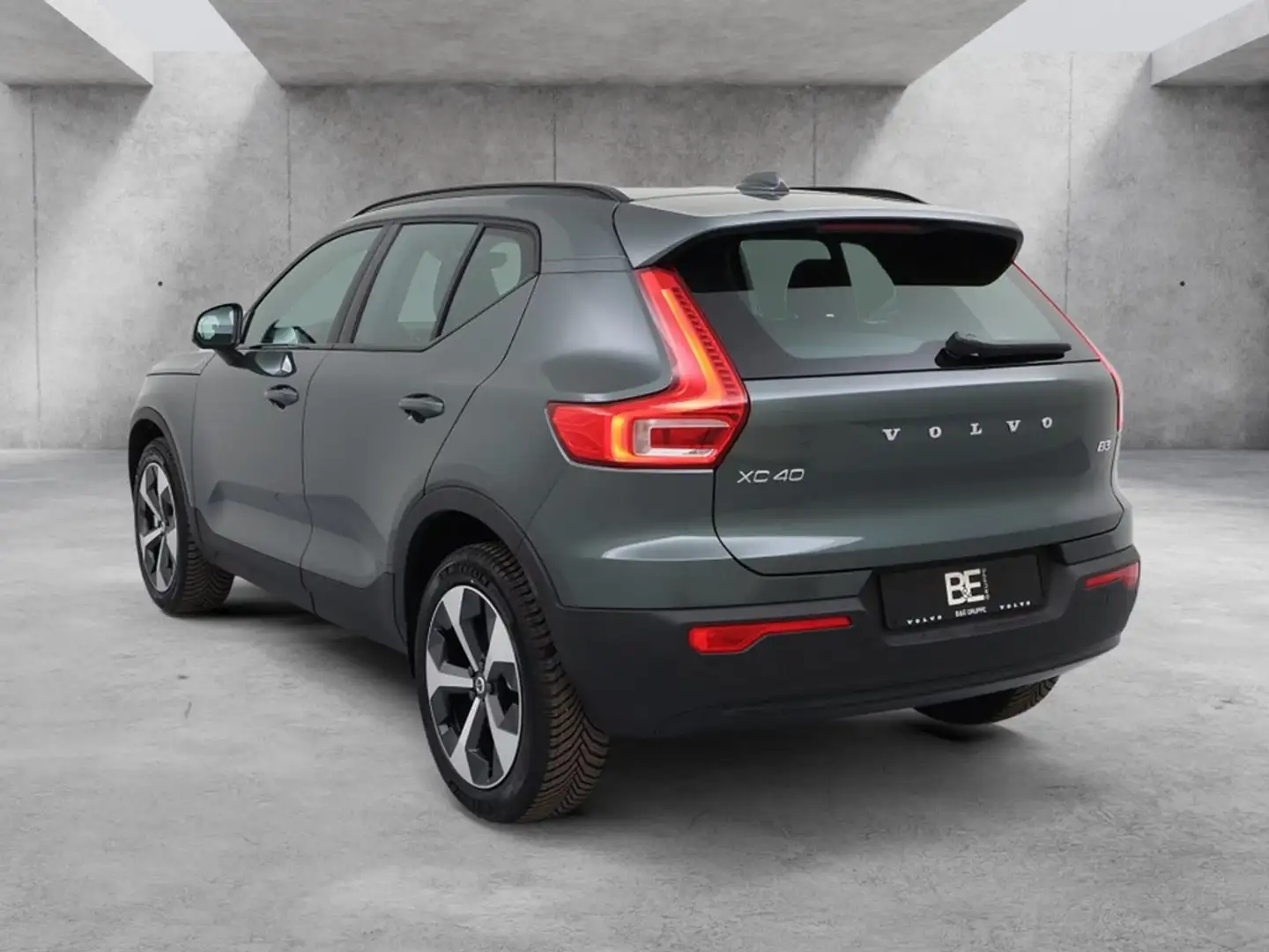 Volvo XC40 B3 Plus Dark - 2