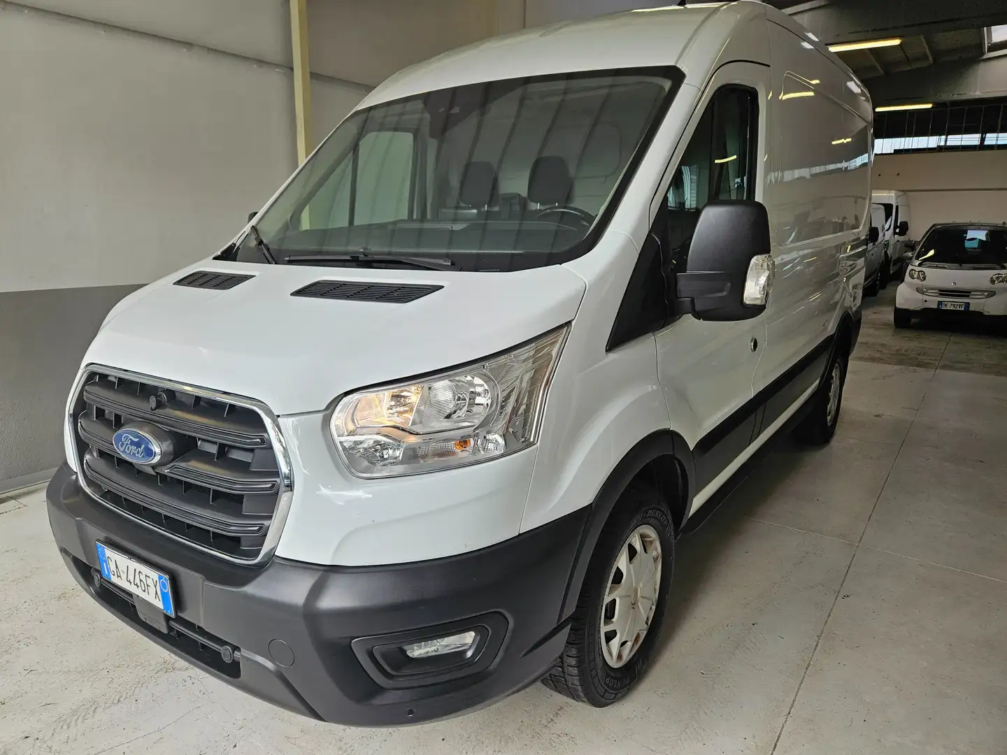 Ford Transit Ford Transit 330 2.0tdci 130cv L2H2 Weiß - 1