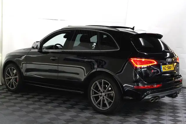 Audi Q5 view 9