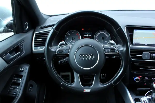 Audi Q5 view 13