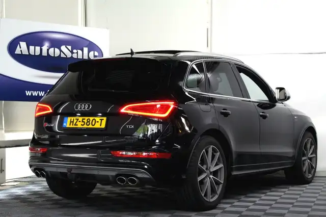 Audi Q5 view 3