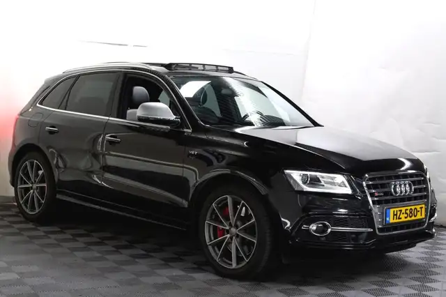 Audi Q5 view 8