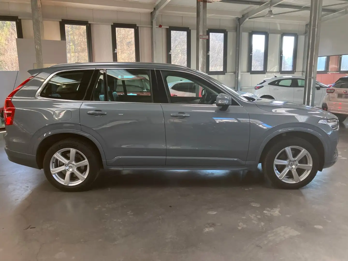 Volvo XC90 CORE B5 mild hybrid 7-Sitzer AWD Grijs - 2