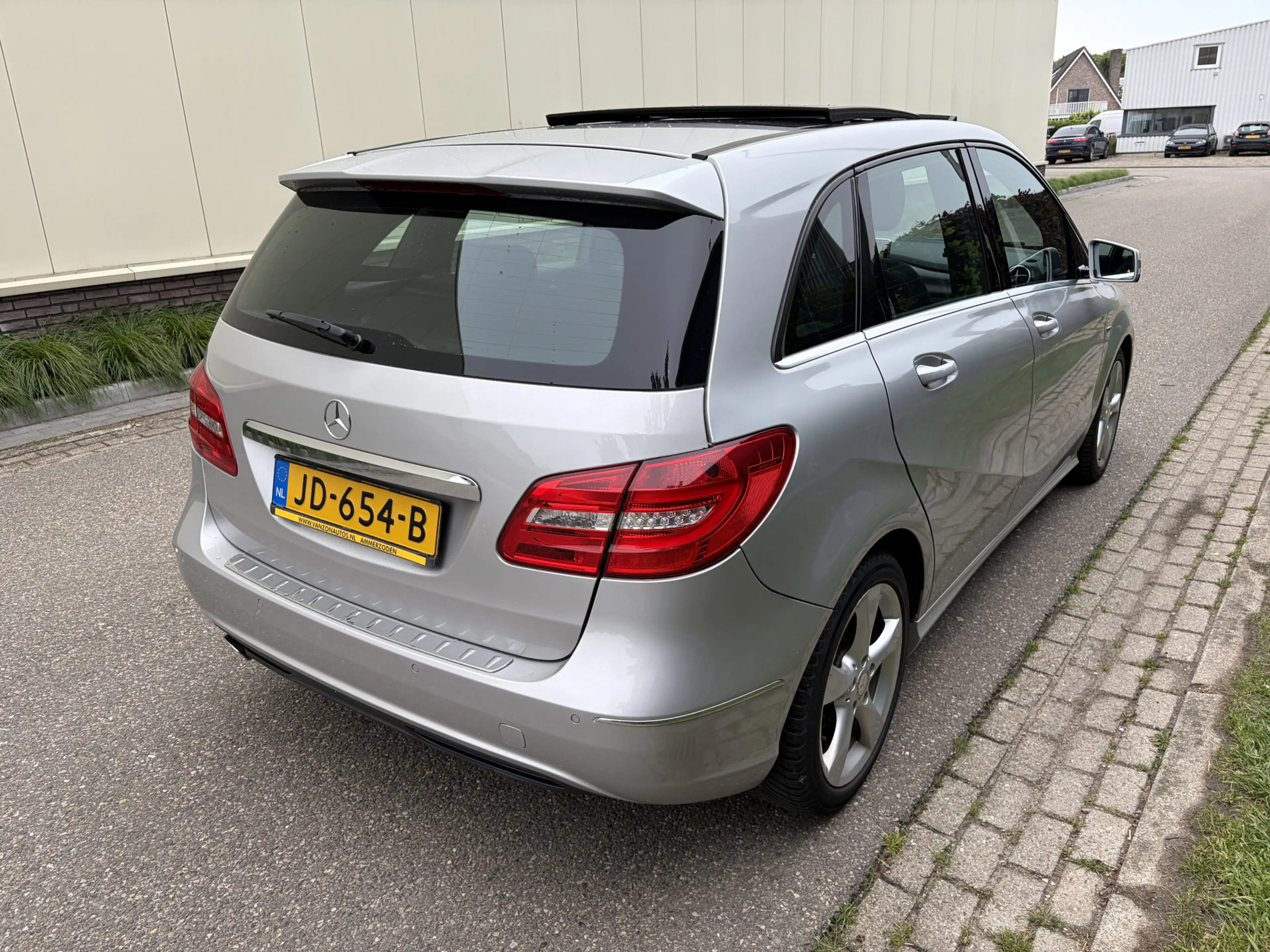 Mercedes-Benz B 200 CDI Ambition / AUTOMAAT / PANORAMADAK / MEMORY / L — photo 20