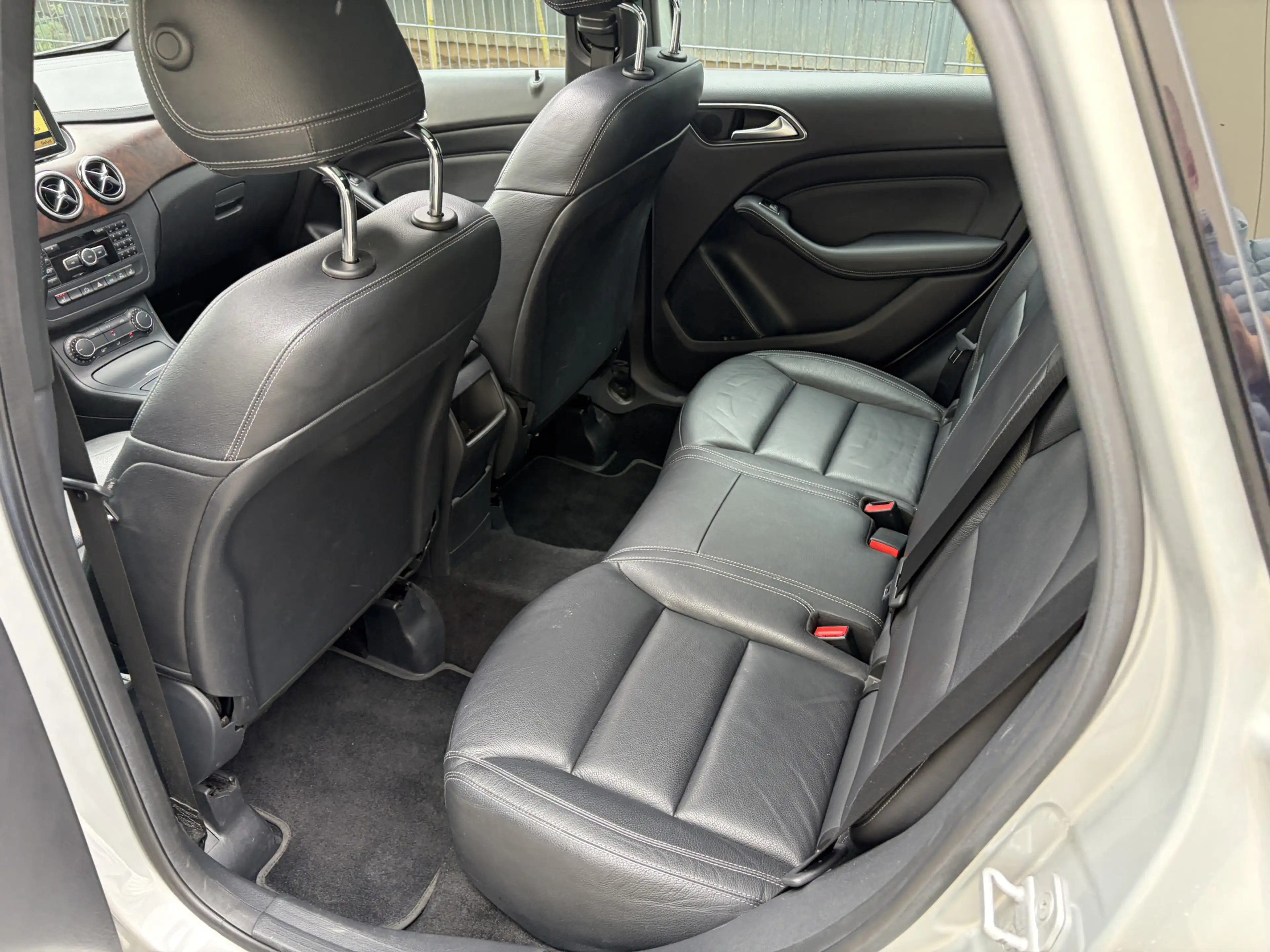 Mercedes-Benz B 200 CDI Ambition / AUTOMAAT / PANORAMADAK / MEMORY / L — photo 4