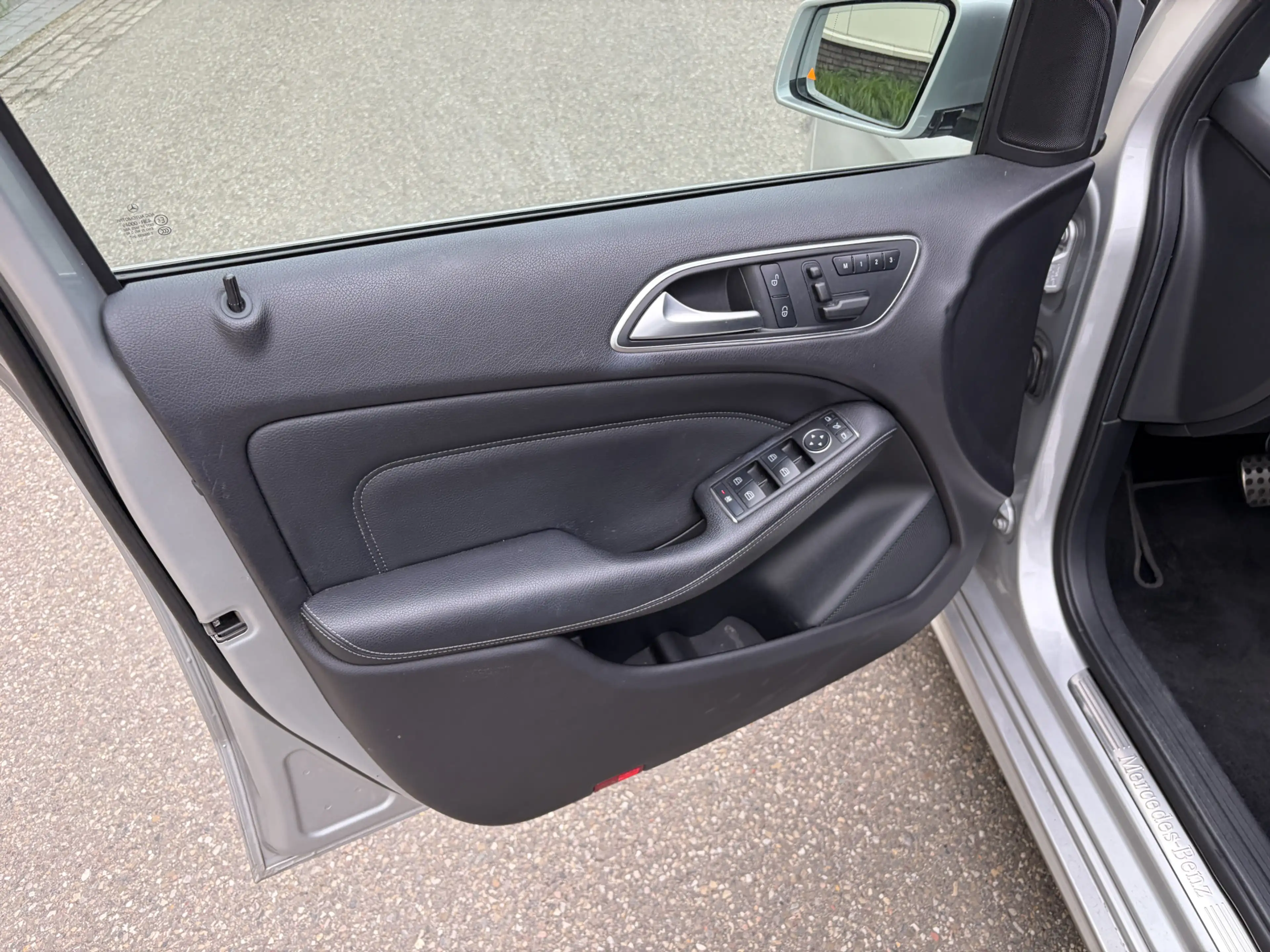 Mercedes-Benz B 200 CDI Ambition / AUTOMAAT / PANORAMADAK / MEMORY / L — photo 7