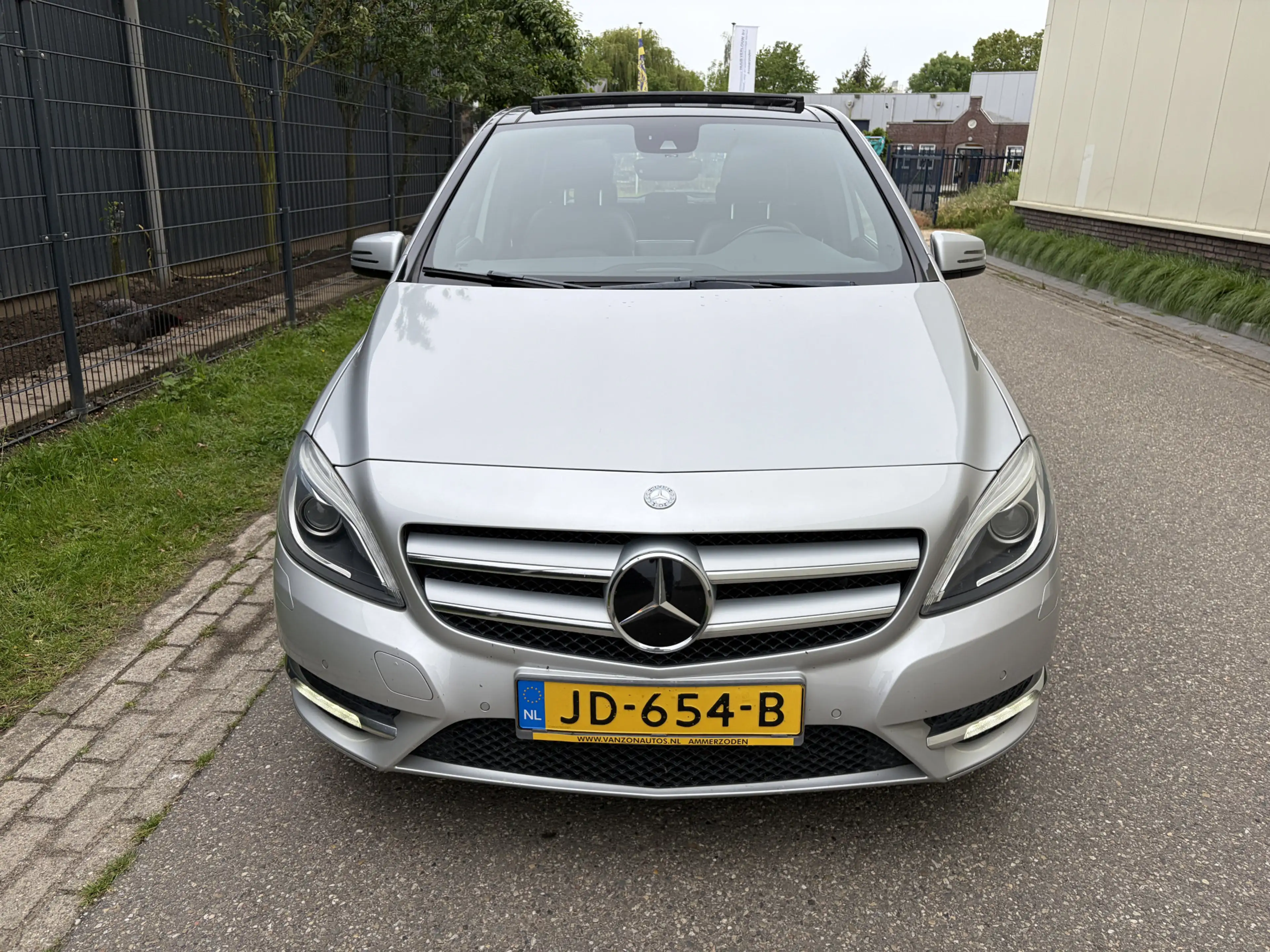 Mercedes-Benz B 200 CDI Ambition / AUTOMAAT / PANORAMADAK / MEMORY / L — photo 26