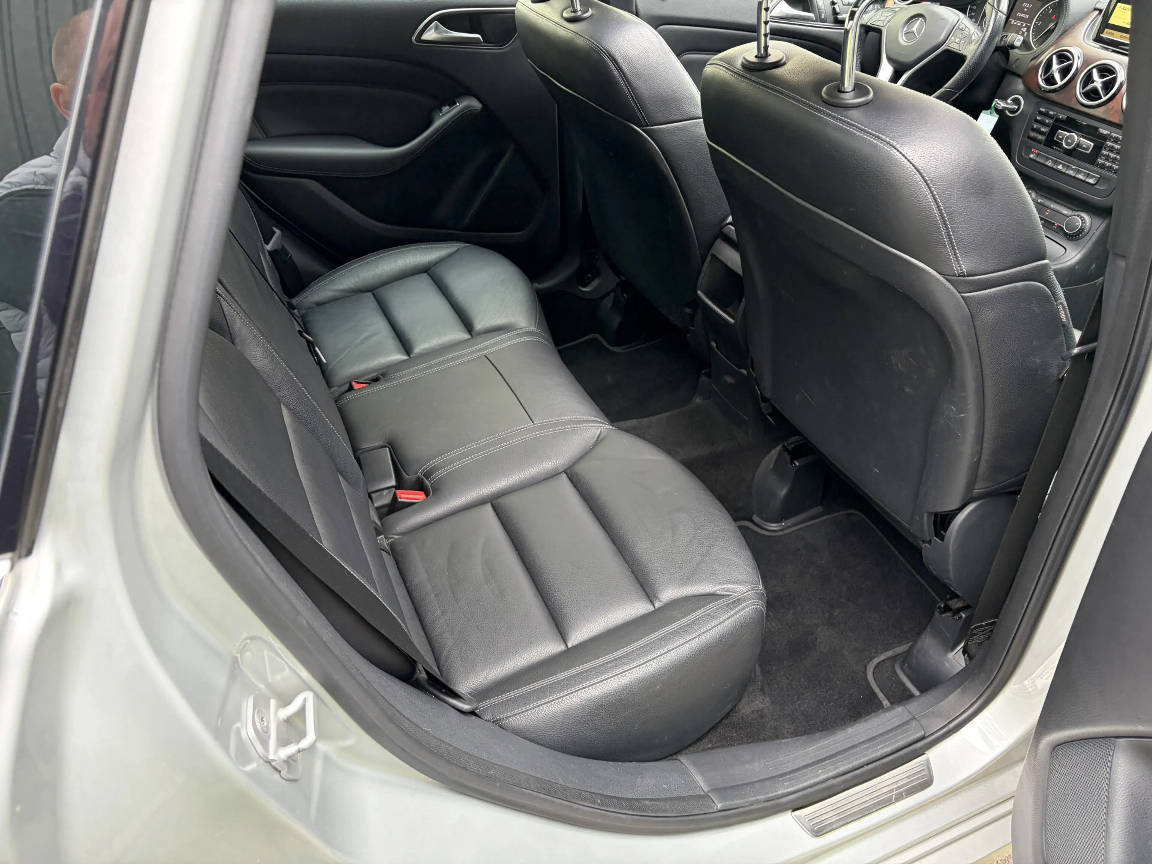 Mercedes-Benz B 200 CDI Ambition / AUTOMAAT / PANORAMADAK / MEMORY / L — photo 22