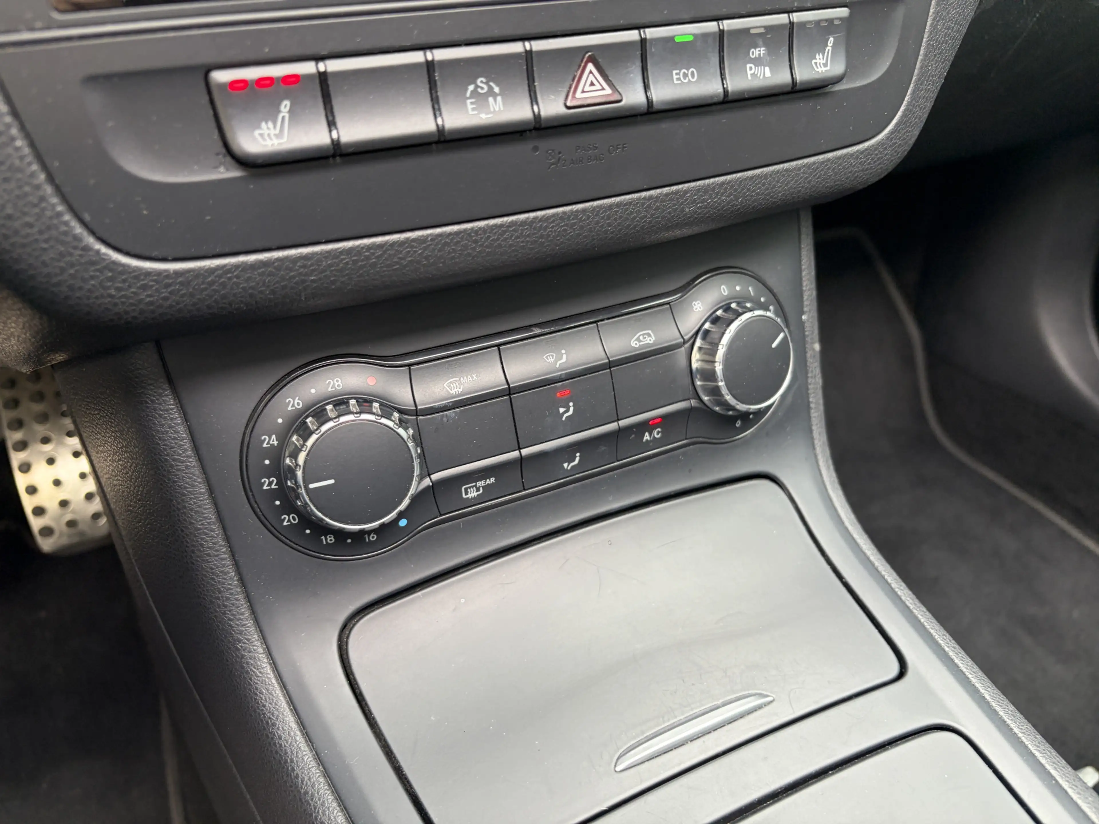 Mercedes-Benz B 200 CDI Ambition / AUTOMAAT / PANORAMADAK / MEMORY / L — photo 14