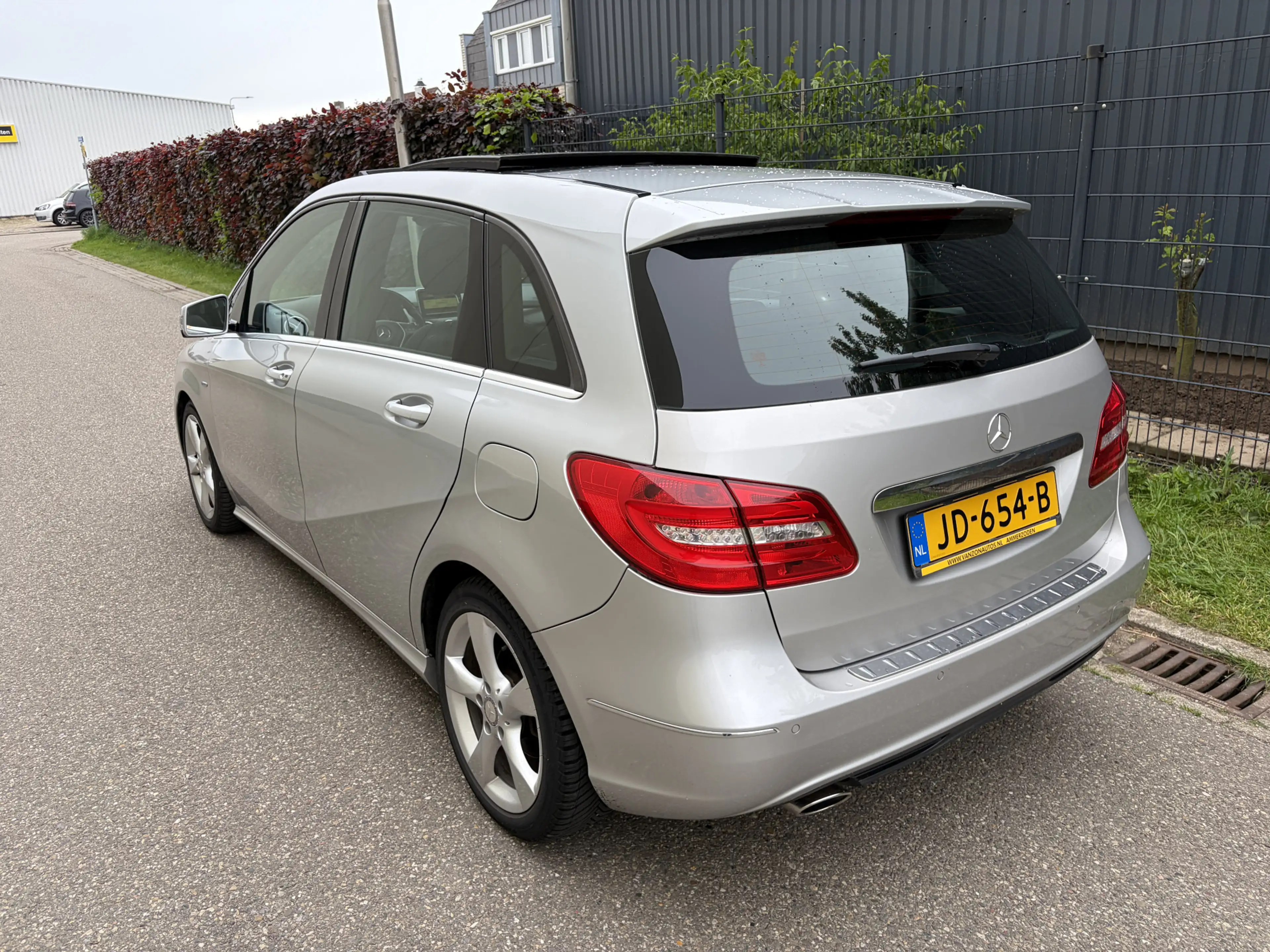 Mercedes-Benz B 200 CDI Ambition / AUTOMAAT / PANORAMADAK / MEMORY / L — photo 18