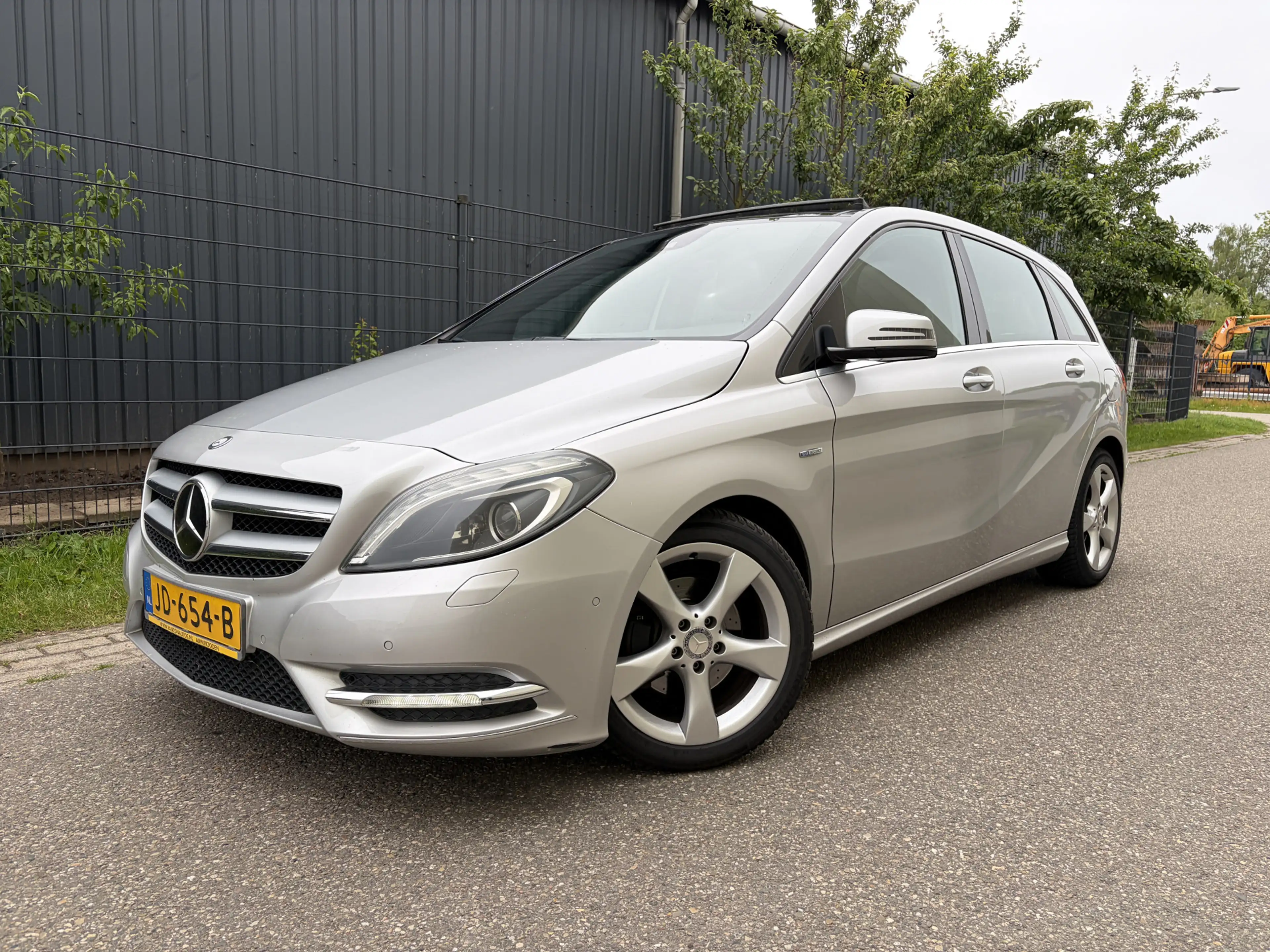 Mercedes-Benz B 200 CDI Ambition / AUTOMAAT / PANORAMADAK / MEMORY / L
