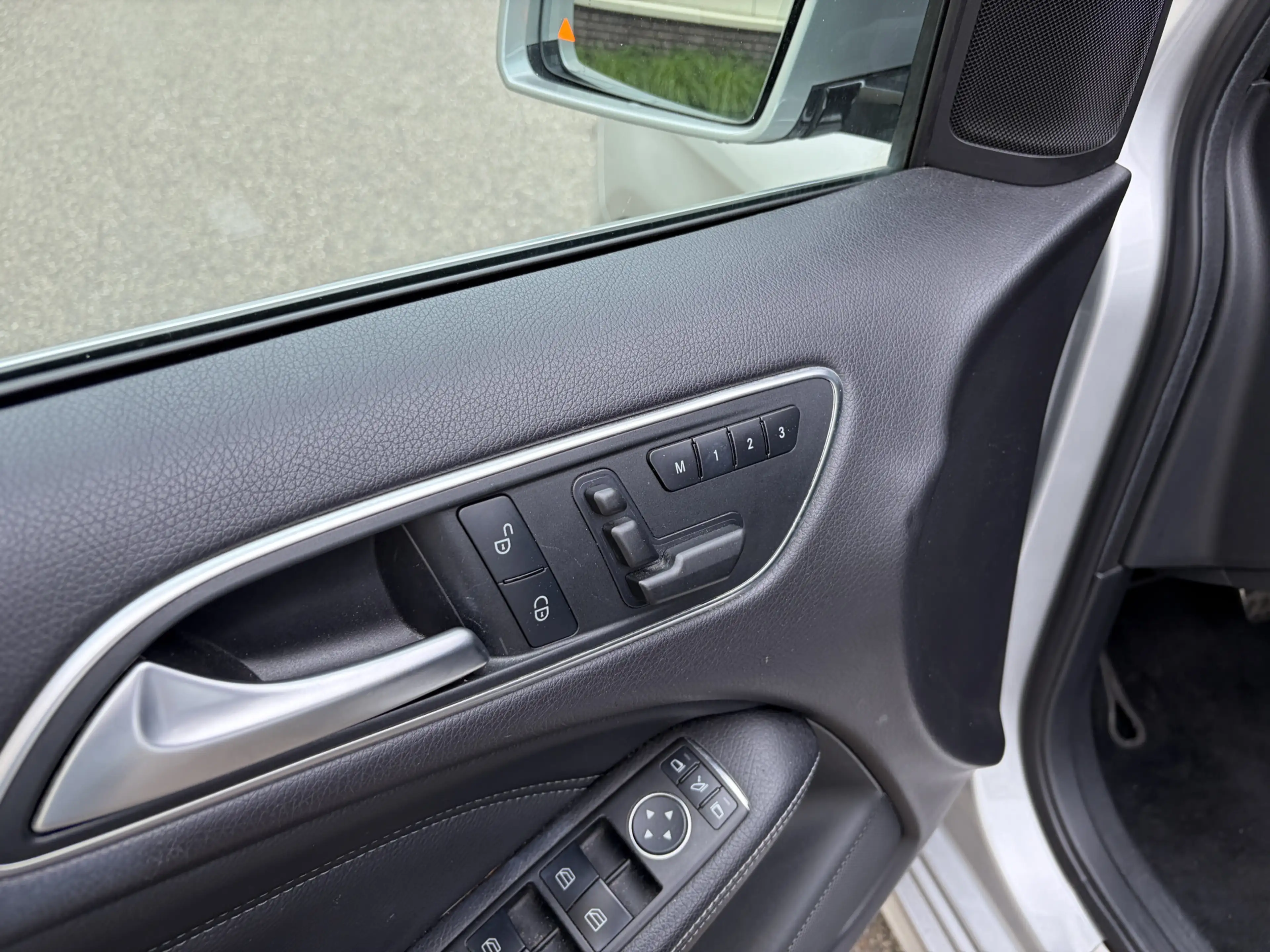 Mercedes-Benz B 200 CDI Ambition / AUTOMAAT / PANORAMADAK / MEMORY / L — photo 6