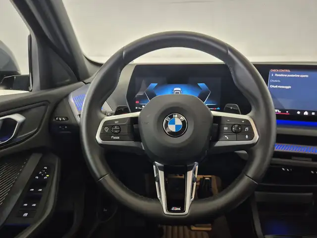 BMW 1 Series view 10