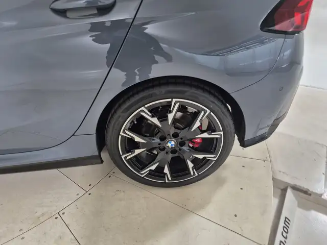 BMW 1 Series view 15