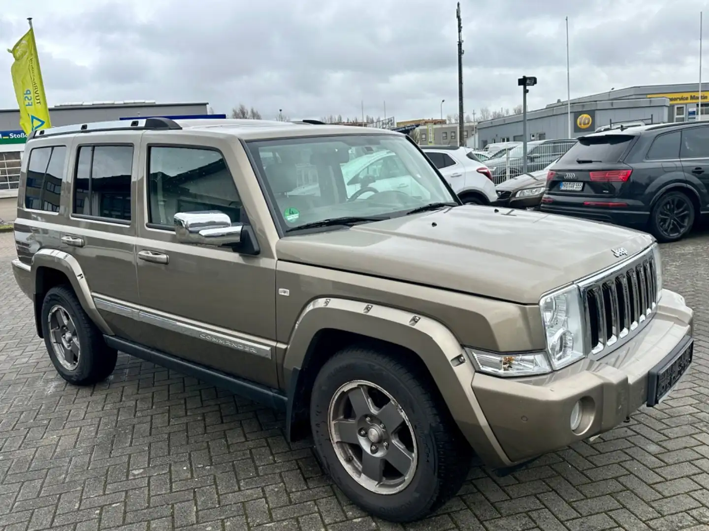 Jeep Commander 5.7 V8 Limited HEMI - 2