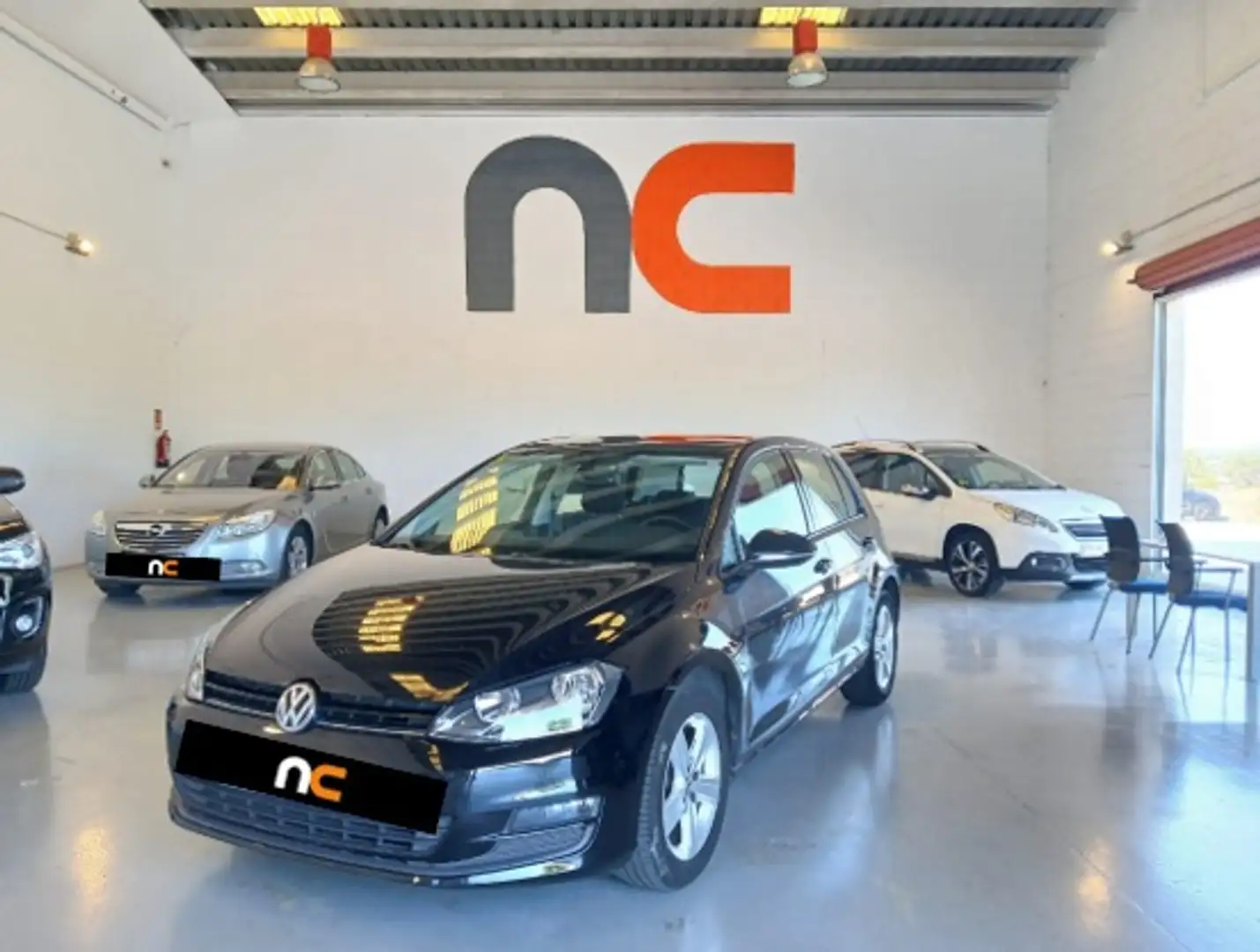 Volkswagen Golf 1.6TDI CR BMT Advance DSG 105 Schwarz - 1