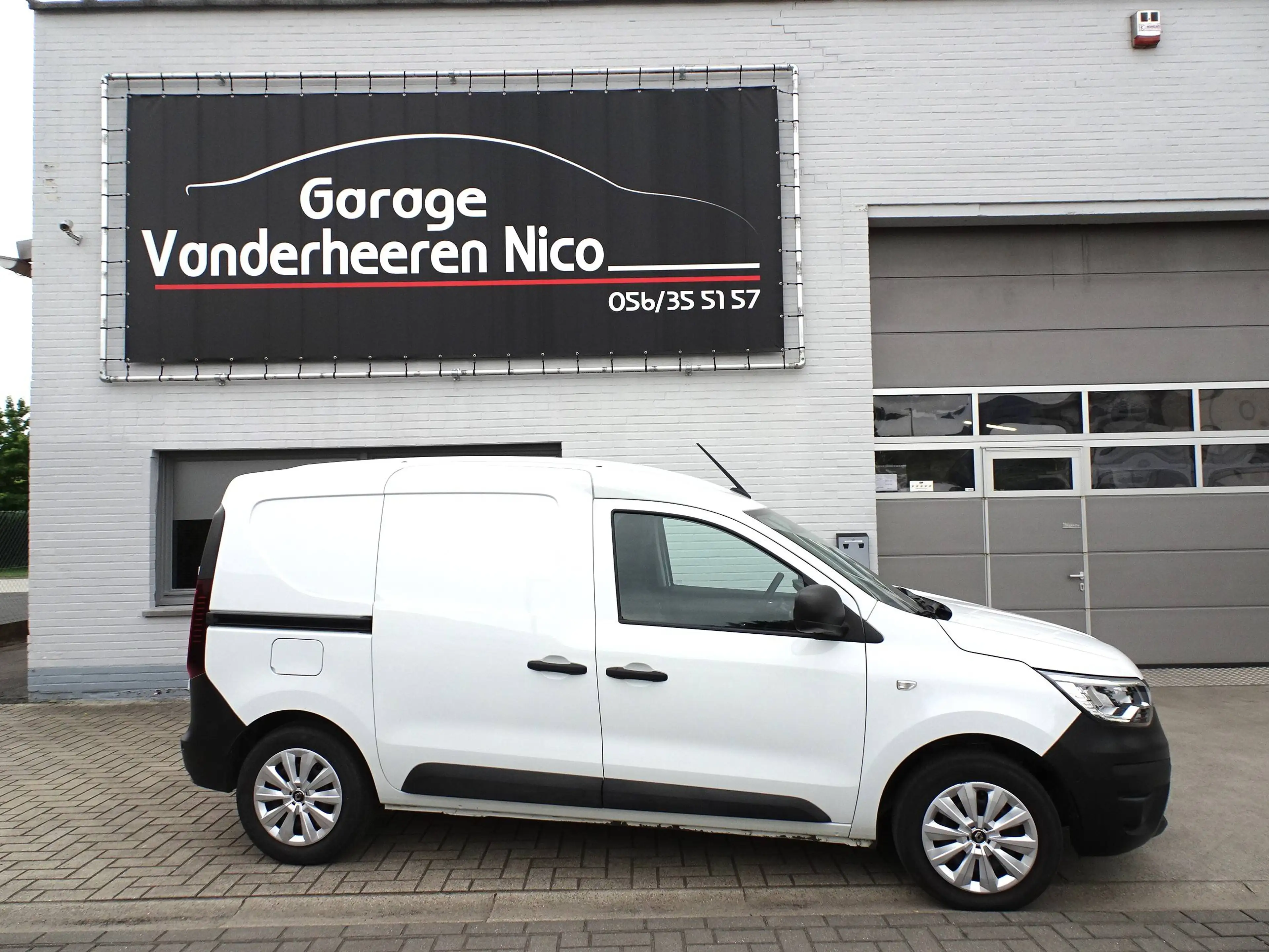 Renault Kangoo 1.5BluedCi 2pl. CARPLAY,NAVI,CAMERA,PDC V+A,CRUISE,BLUETH,AIRCO,DAB,SCHUIFDEUR 12.314 euro+BTW
