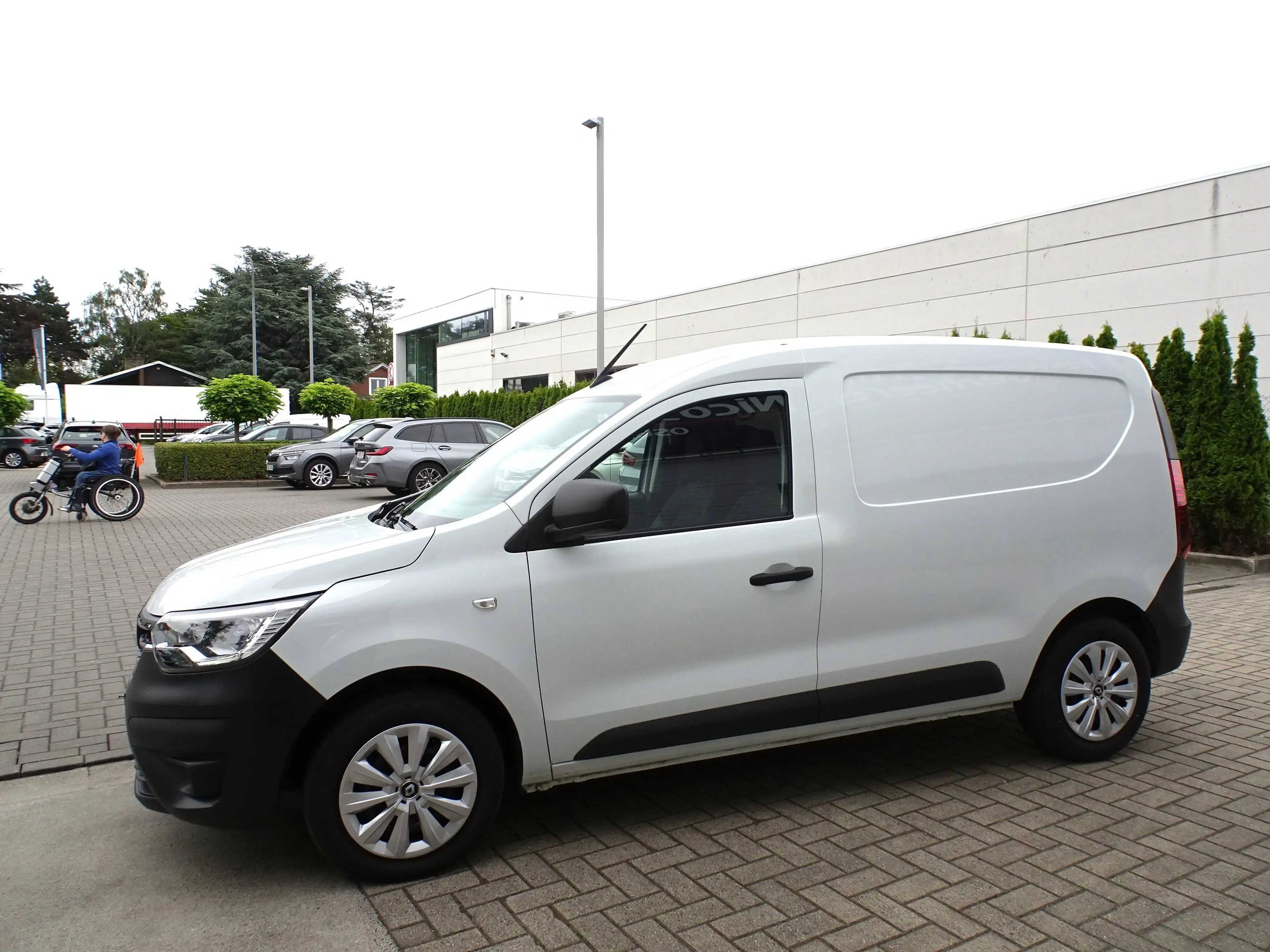 Renault Kangoo 1.5BluedCi 2pl. CARPLAY,NAVI,CAMERA,PDC V+A,CRUISE,BLUETH,AIRCO,DAB,SCHUIFDEUR 12.314 euro+BTW — photo 2