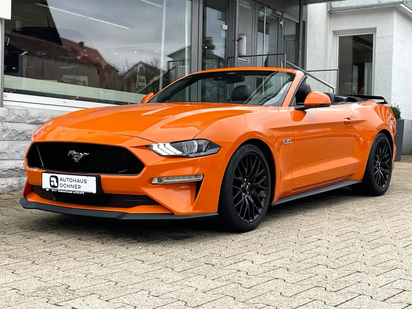 Ford Mustang 5.0 Ti-VCT V8 Convertible GT Orange - 1